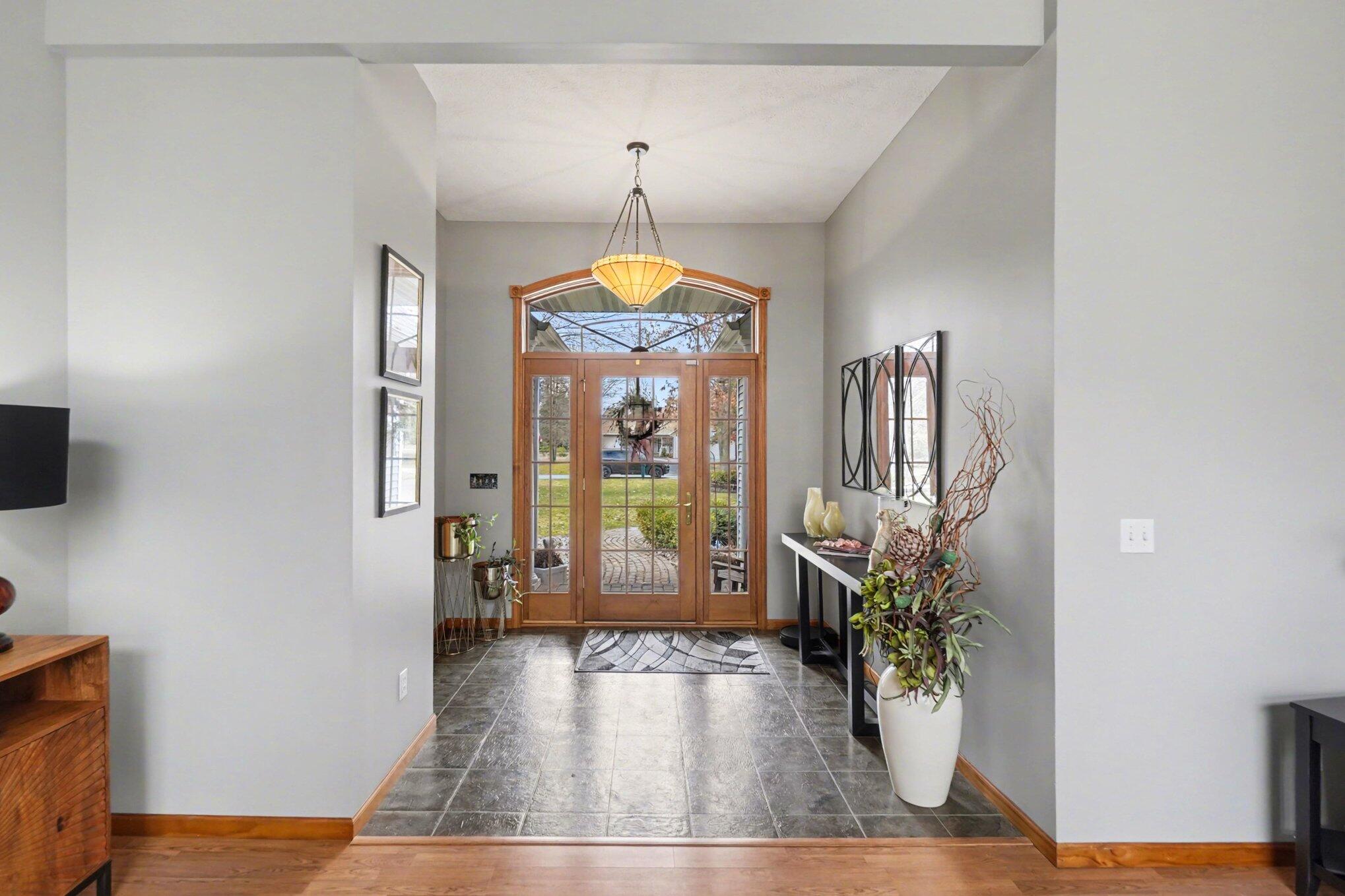 7604 Regency Lane