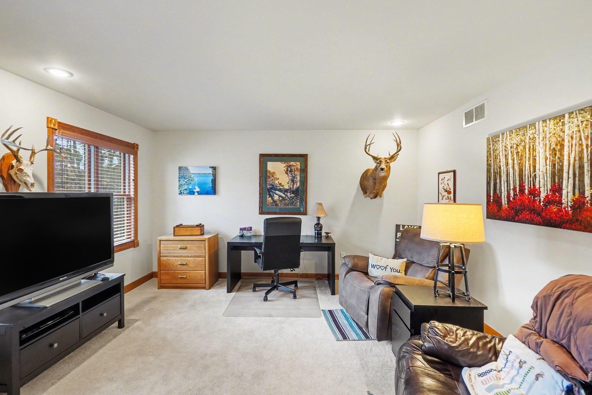 10085 Holly Lane