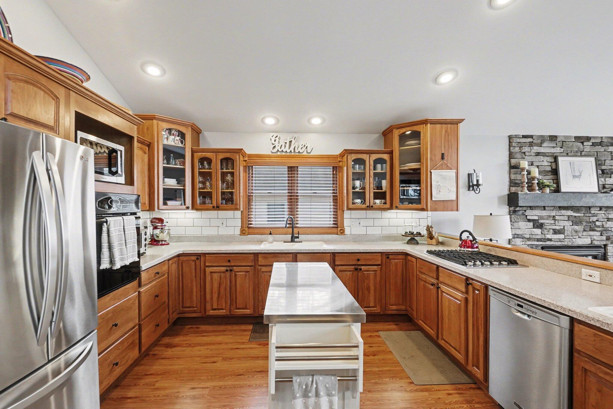 10085 Holly Lane
