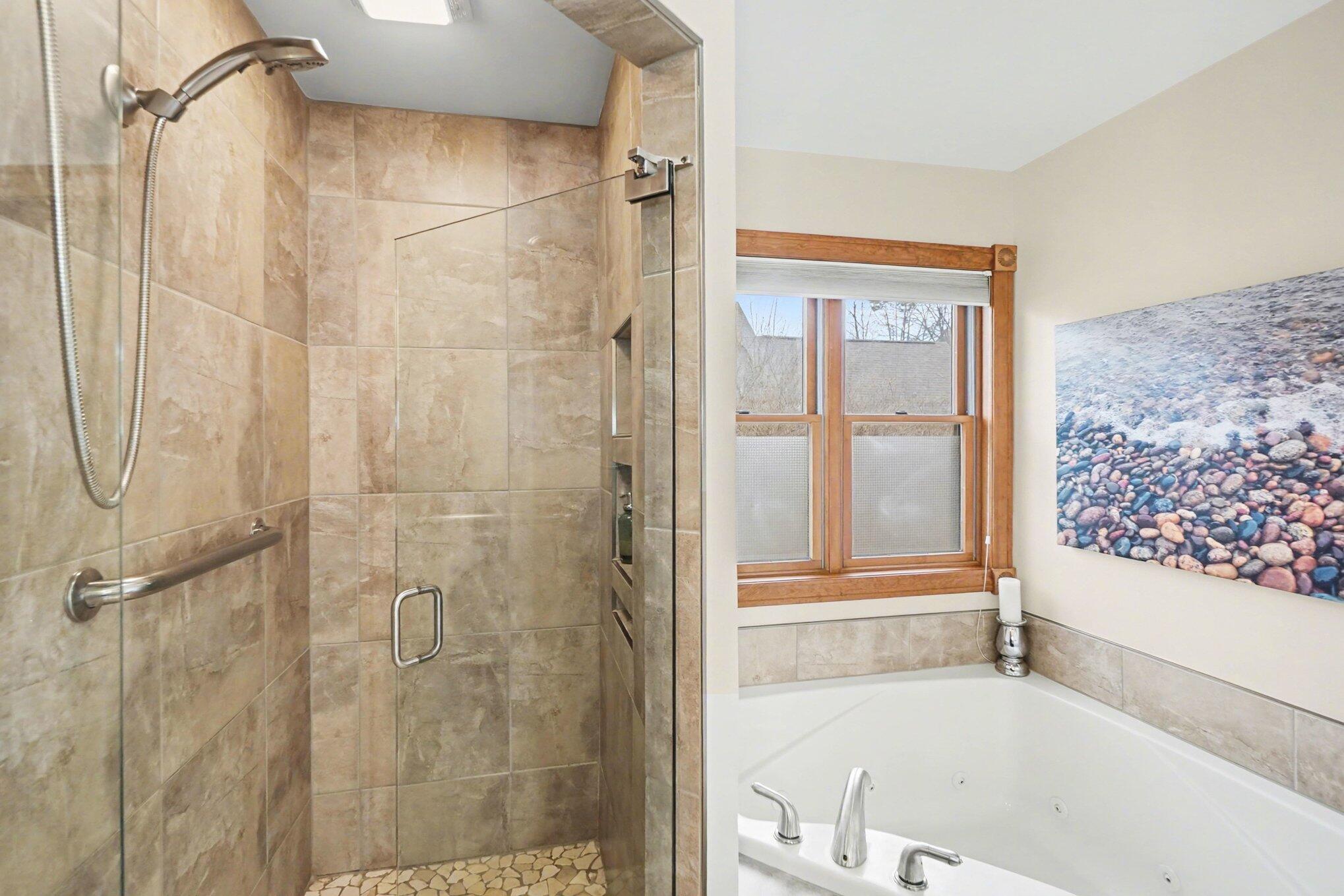 10085 Holly Lane