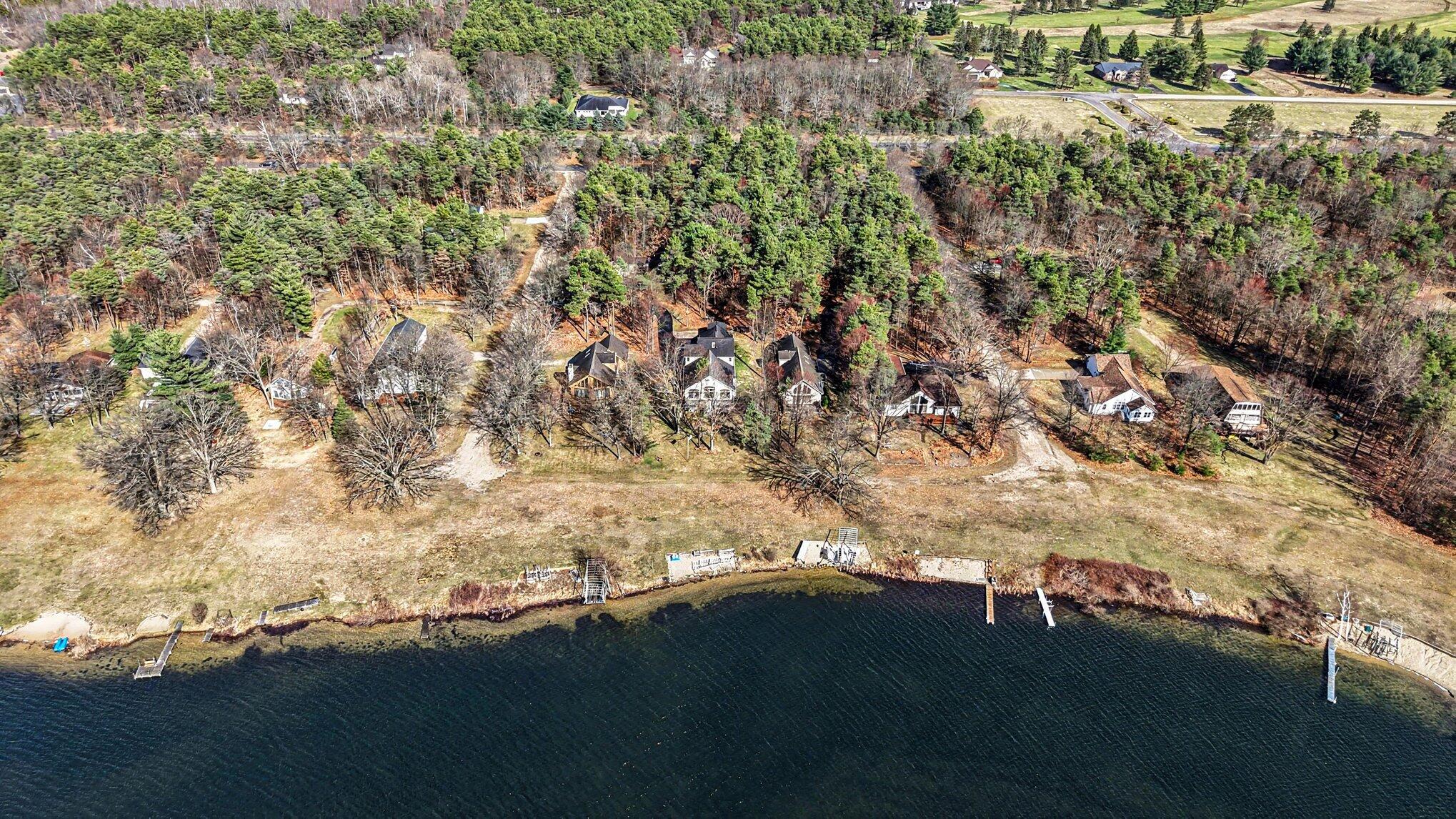10085 Holly Lane