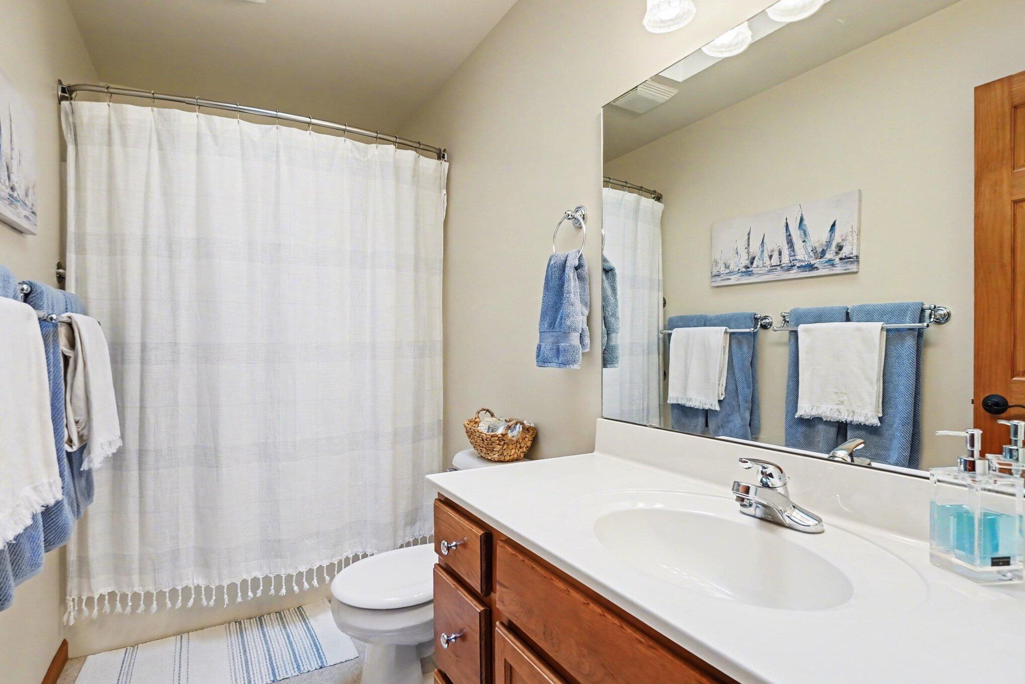 10085 Holly Lane