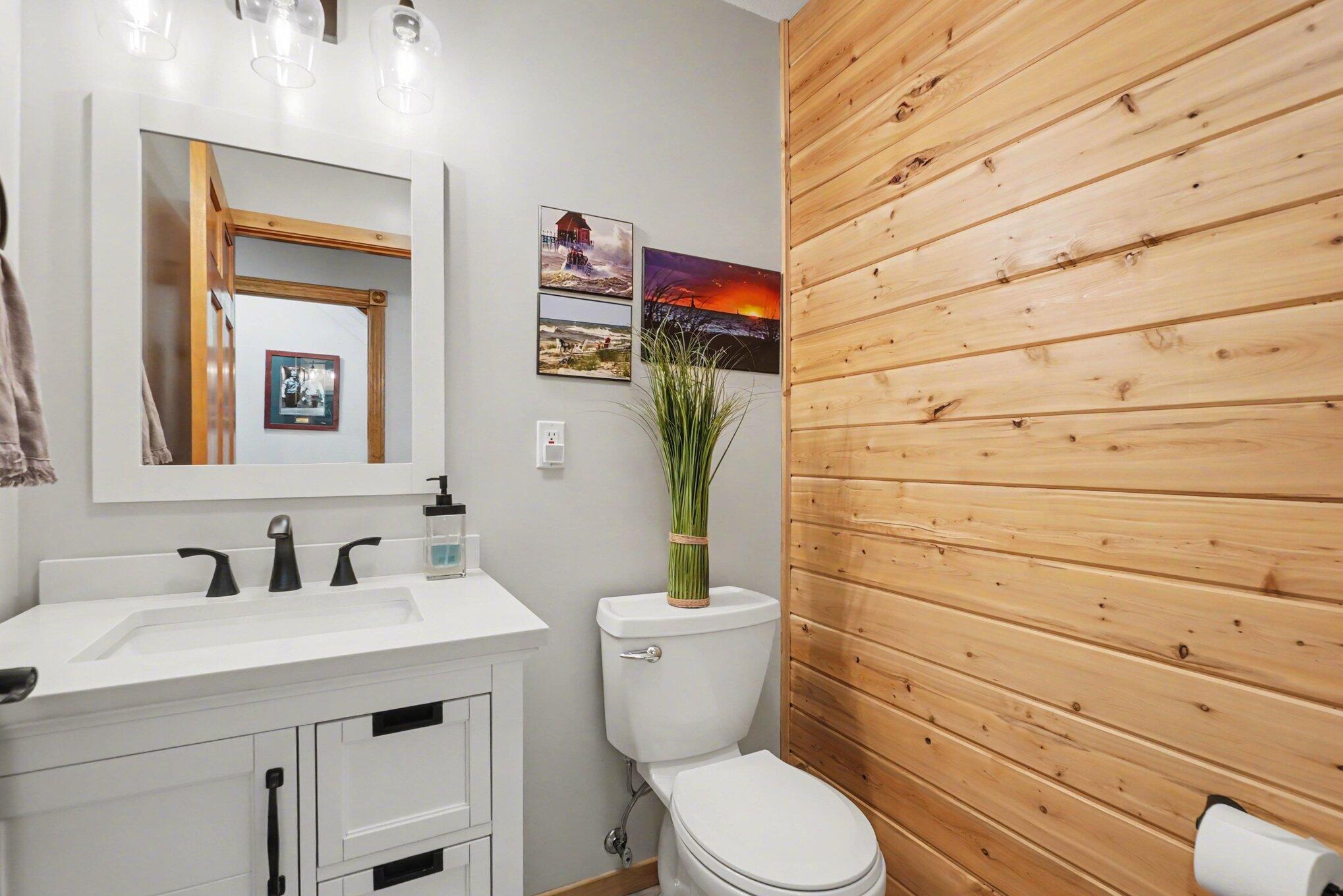 10085 Holly Lane