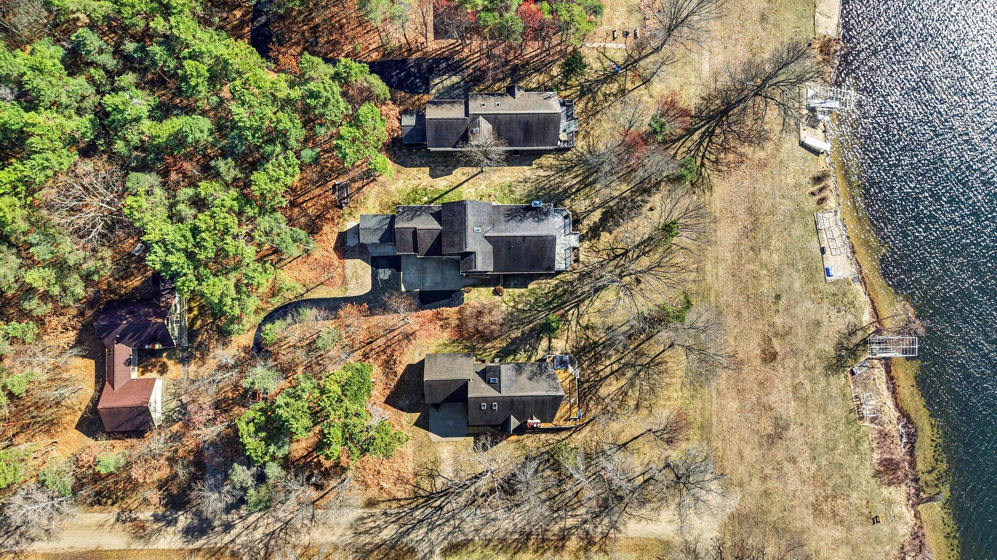 10085 Holly Lane