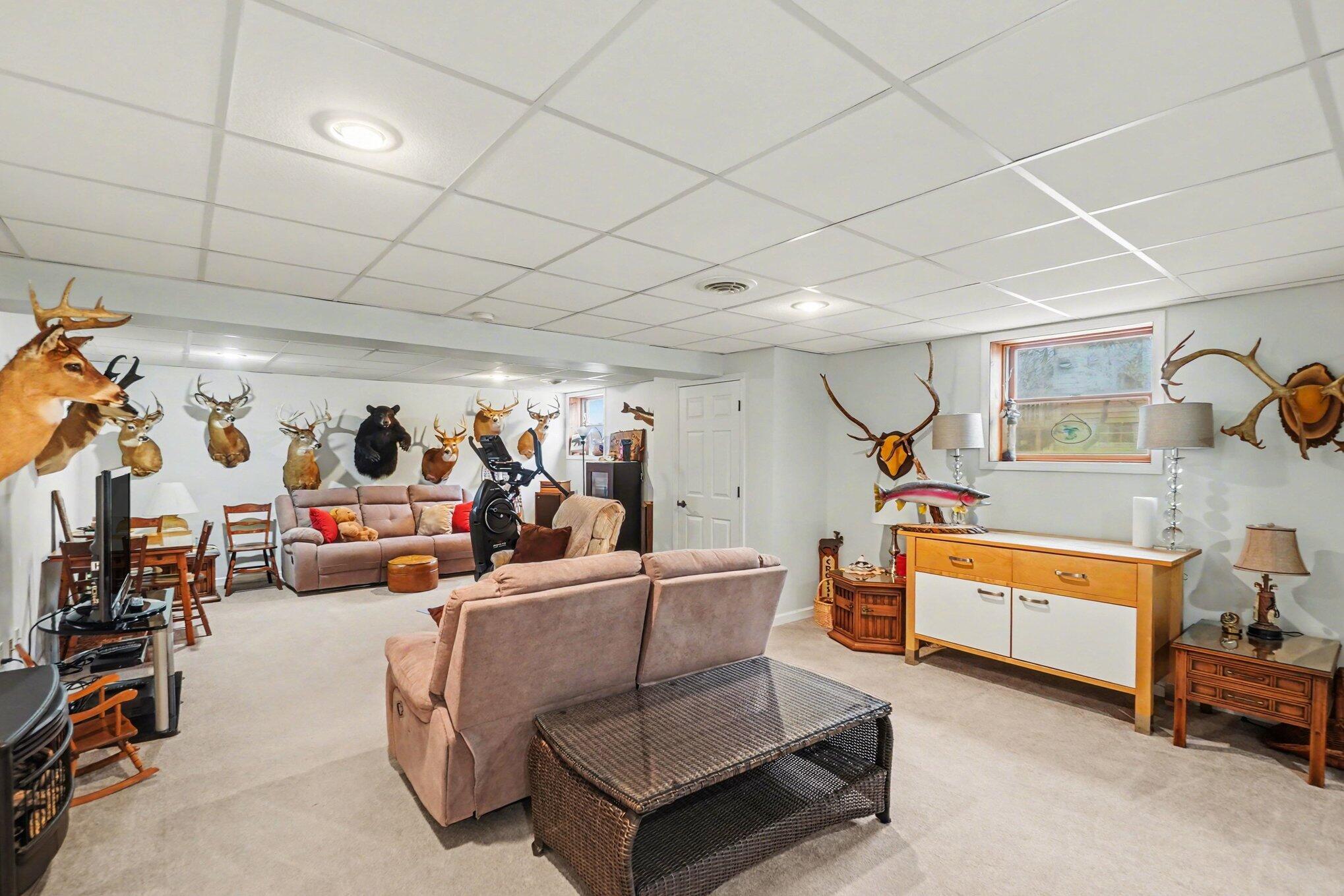 10085 Holly Lane