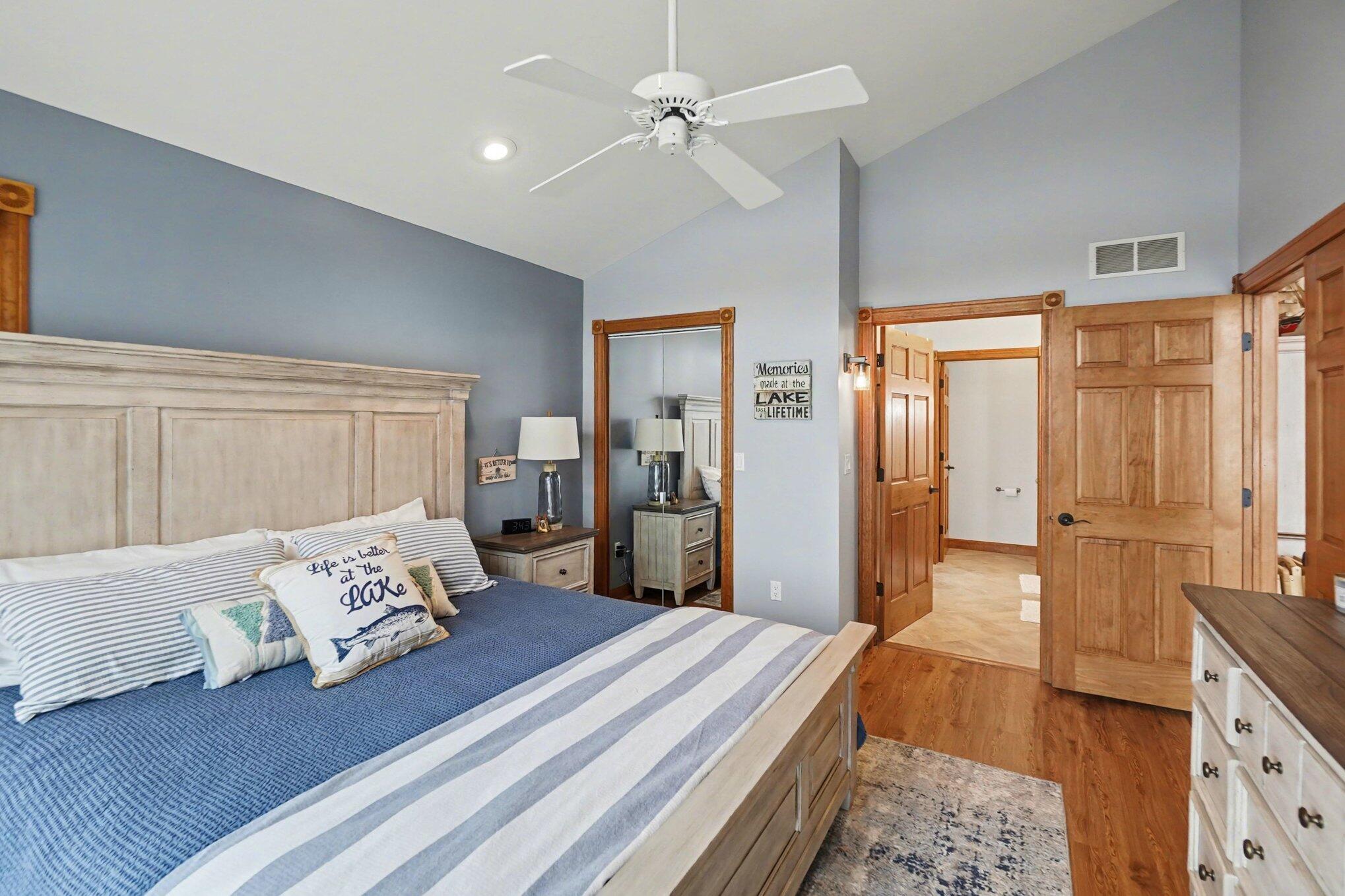 10085 Holly Lane