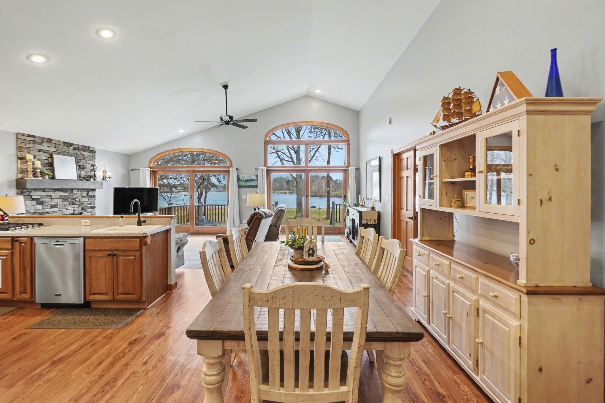 10085 Holly Lane
