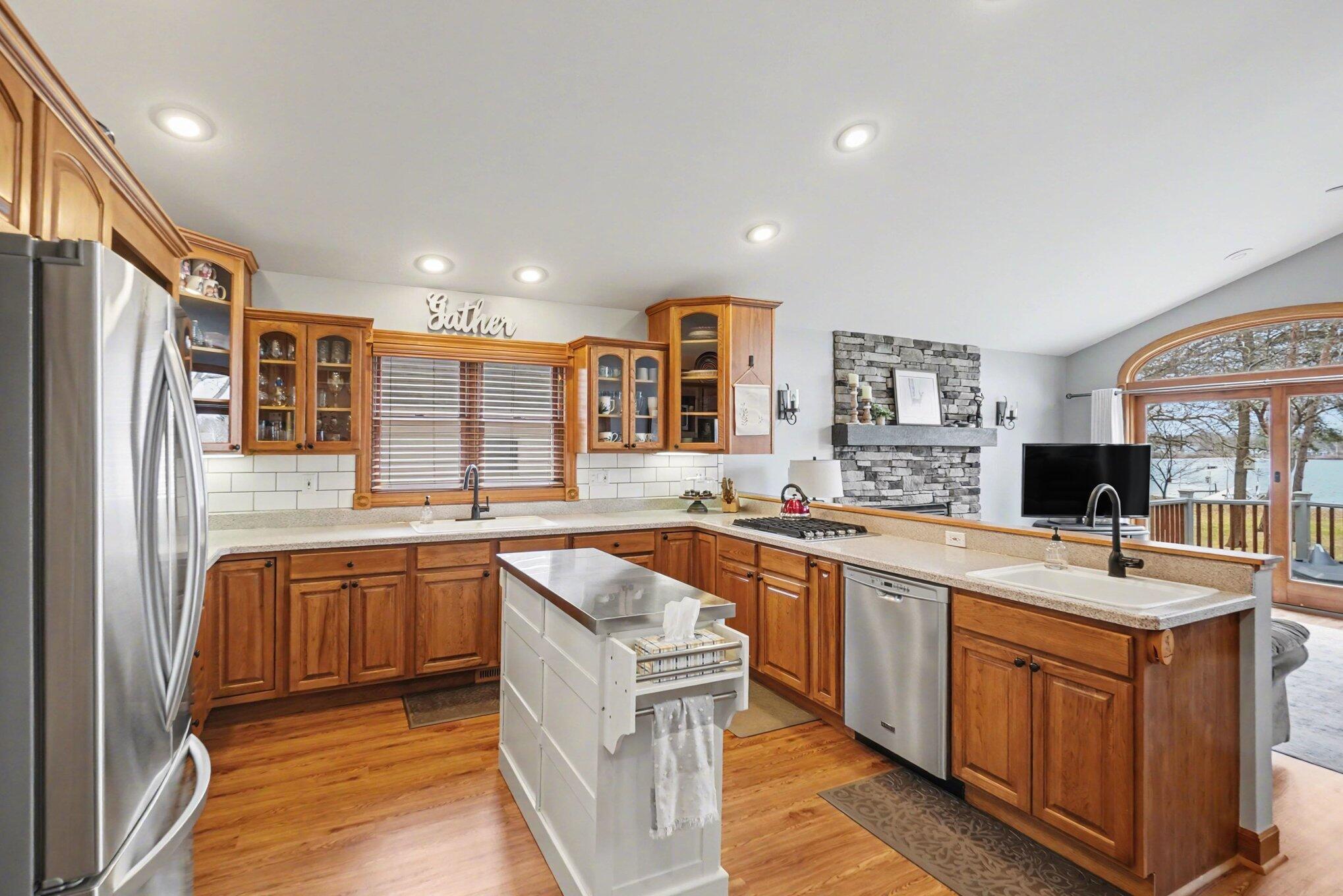 10085 Holly Lane