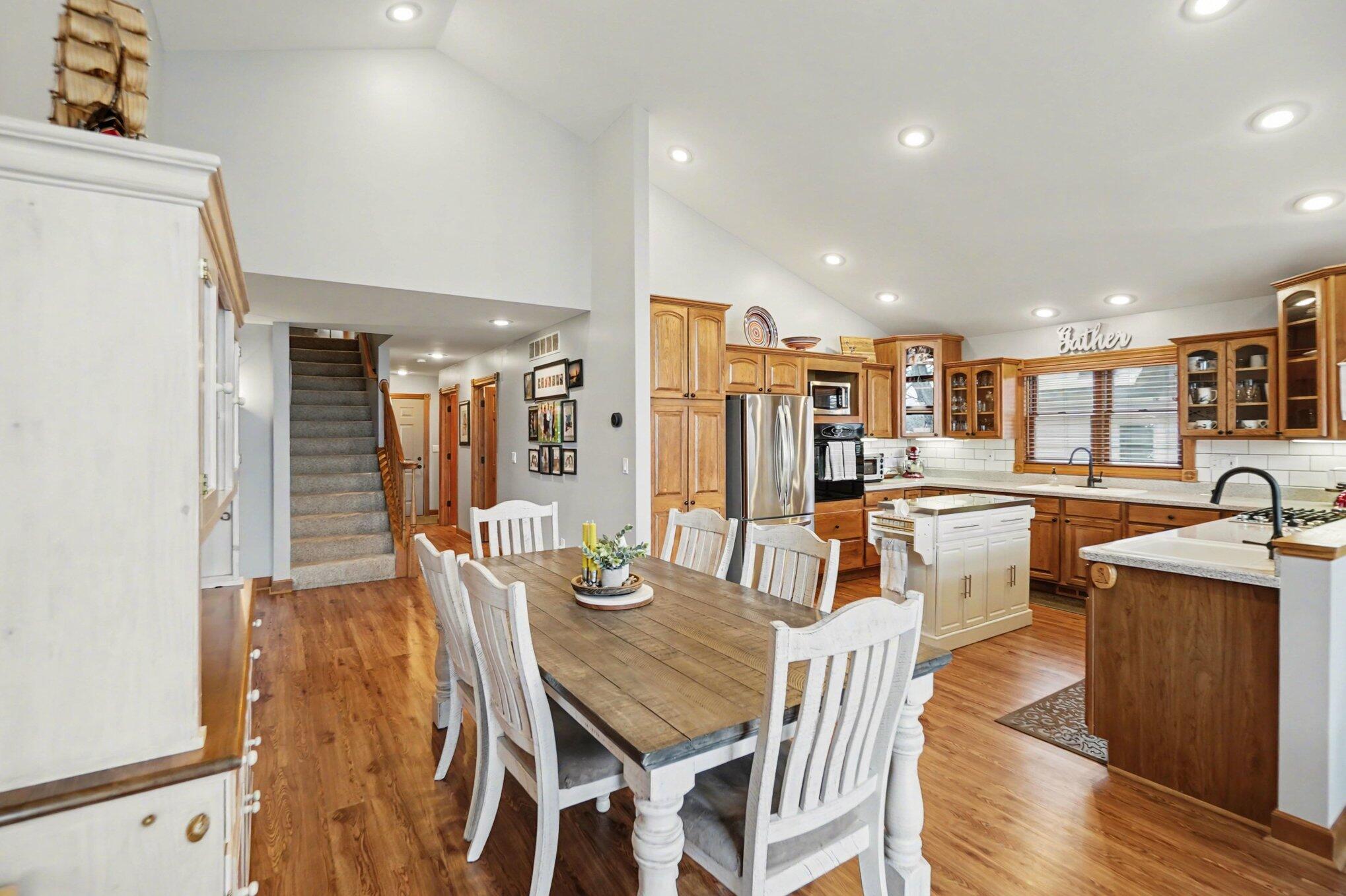 10085 Holly Lane