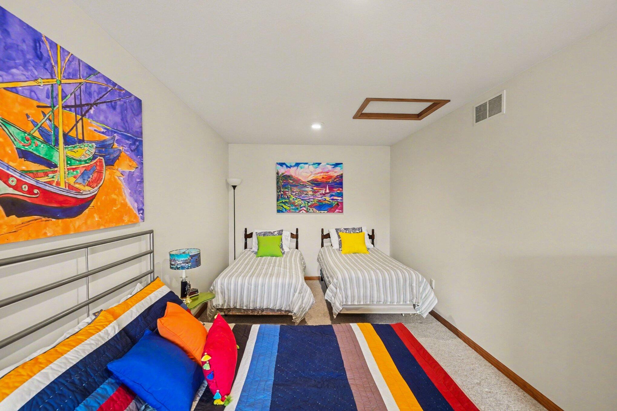 10085 Holly Lane