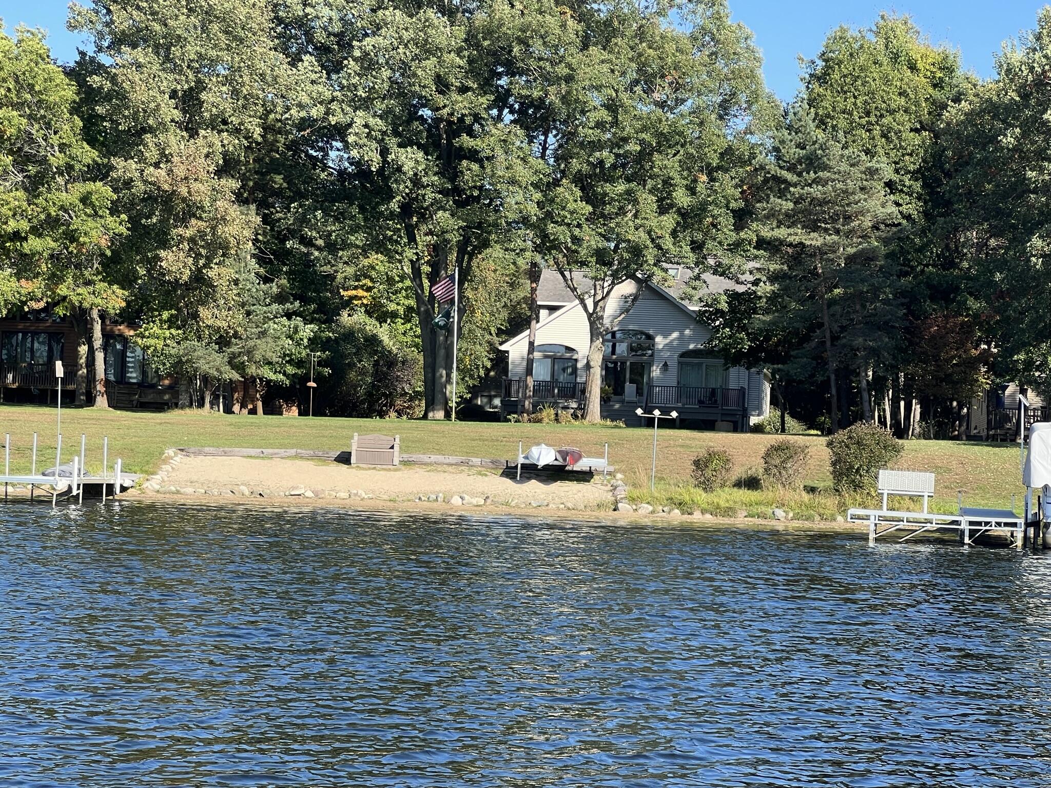 10085 Holly Lane