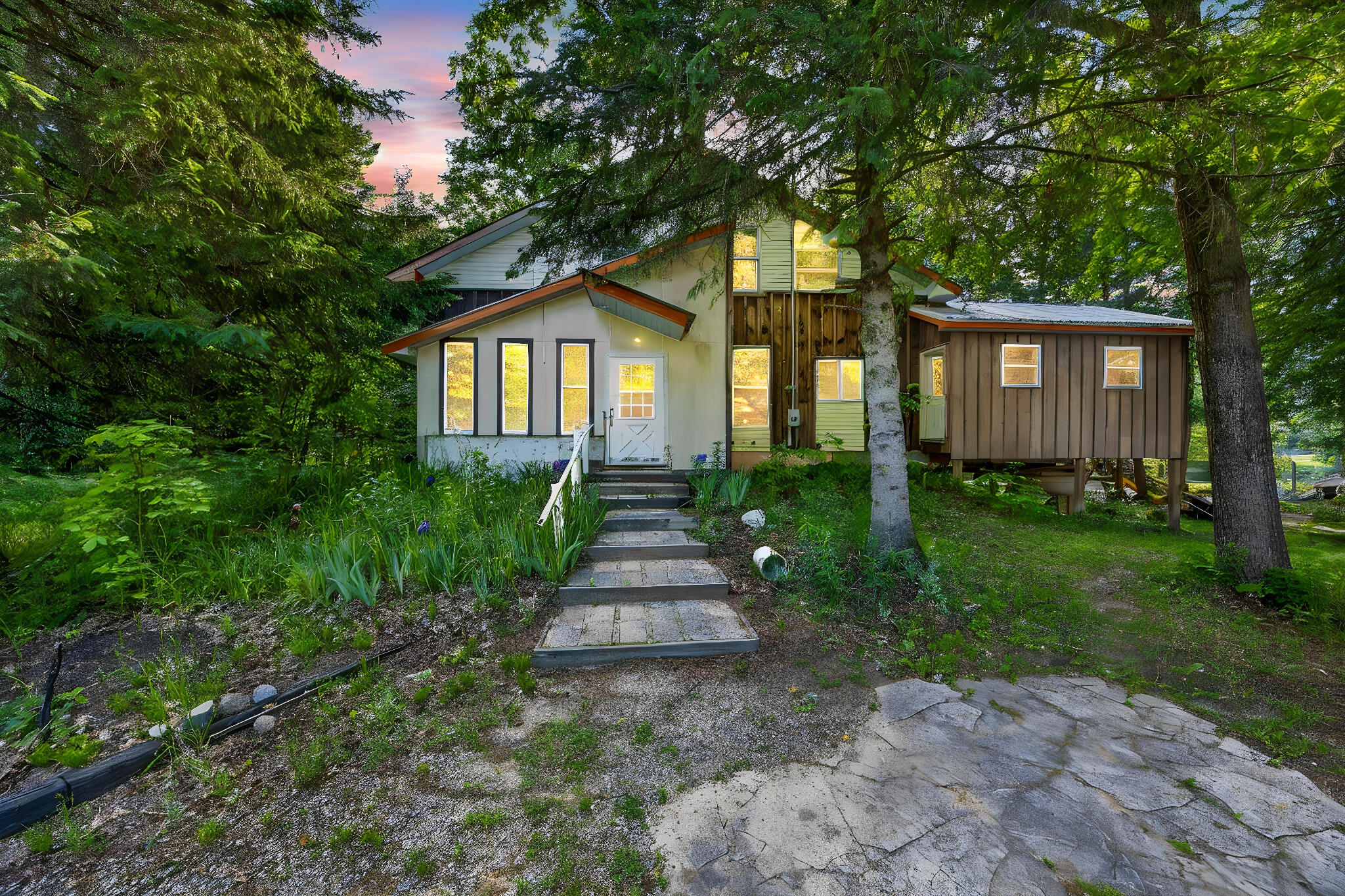3007 Riverview Drive