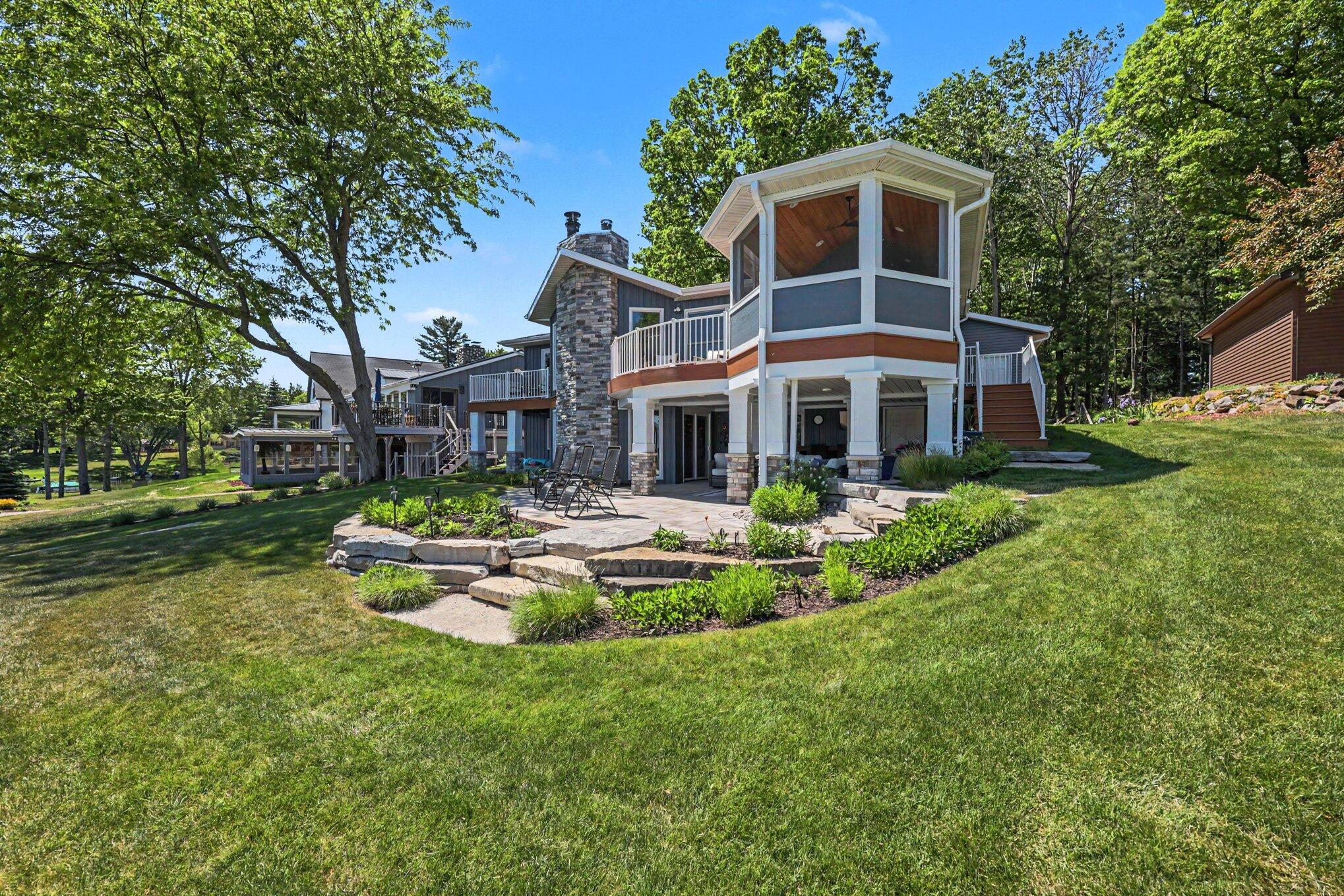 7970 Island Court