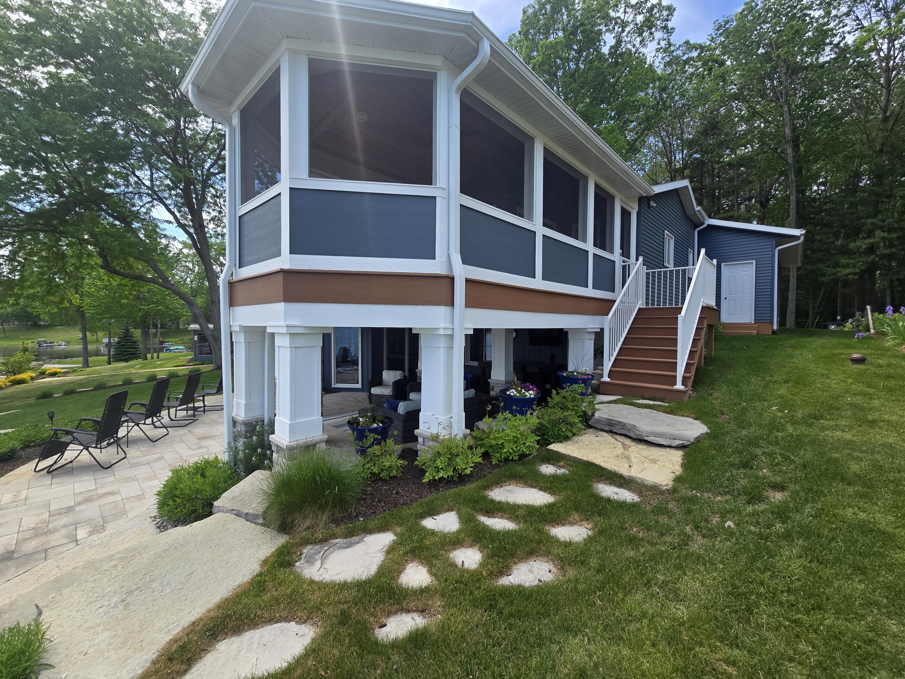 7970 Island Court