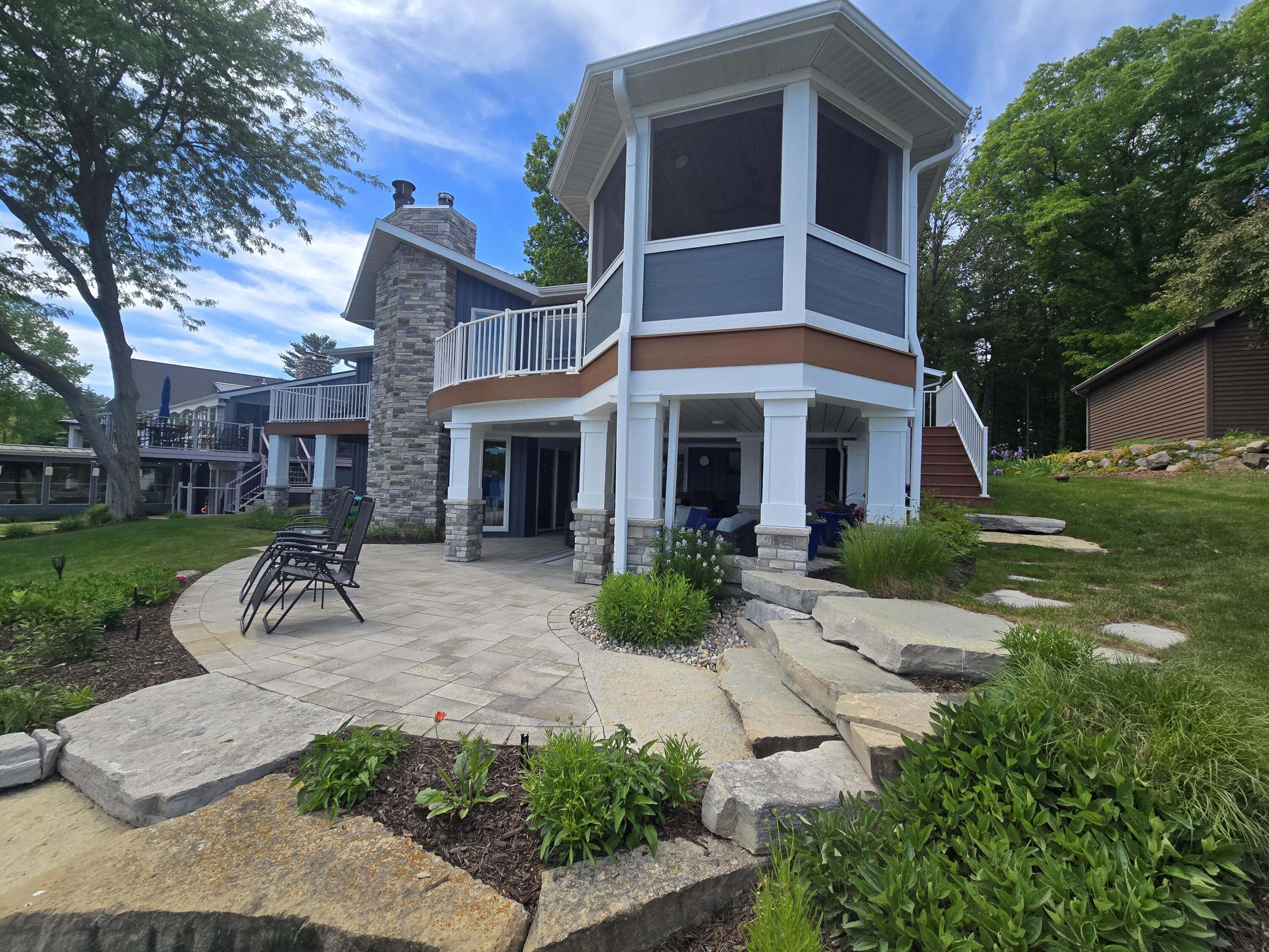 7970 Island Court