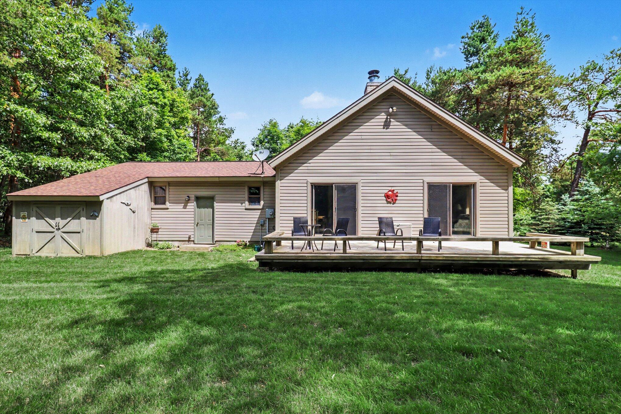 10035 Hawthorne Lane
