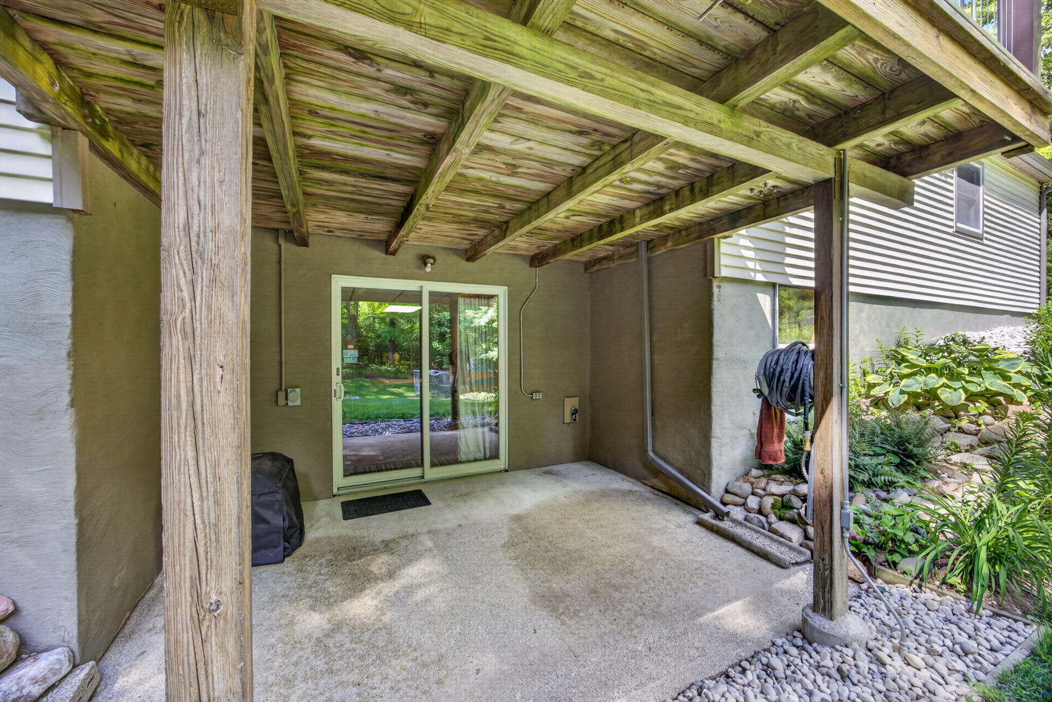 21643 11 Mile Road