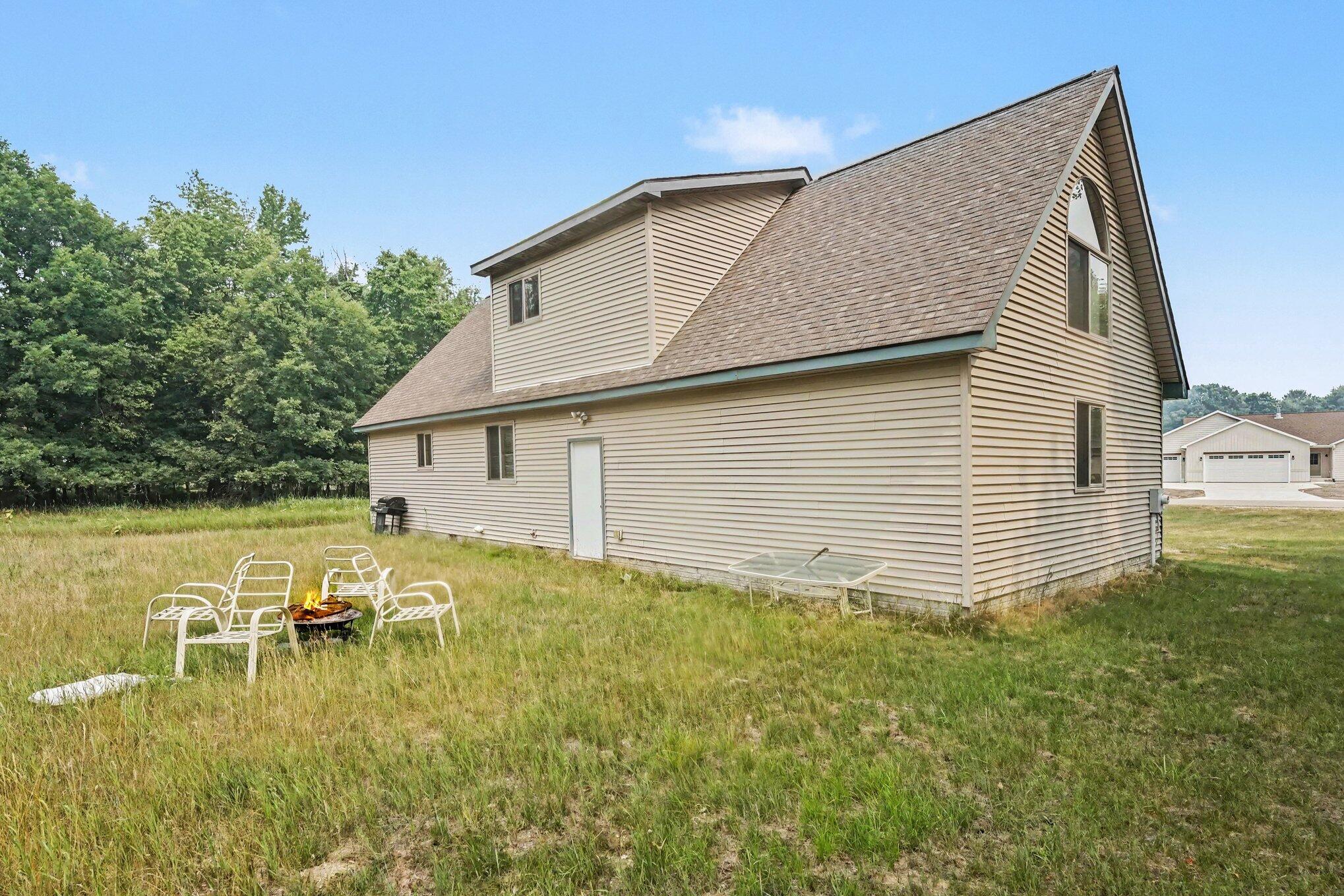 8885 Edgewater Drive