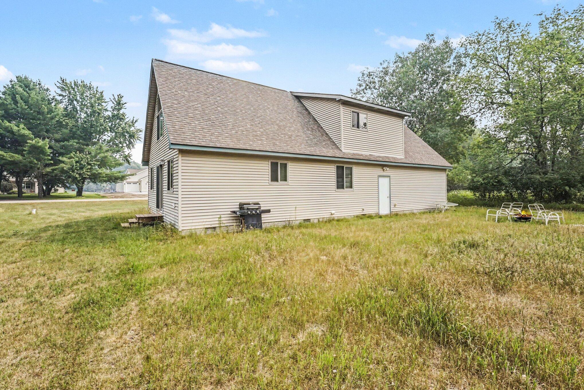 8885 Edgewater Drive