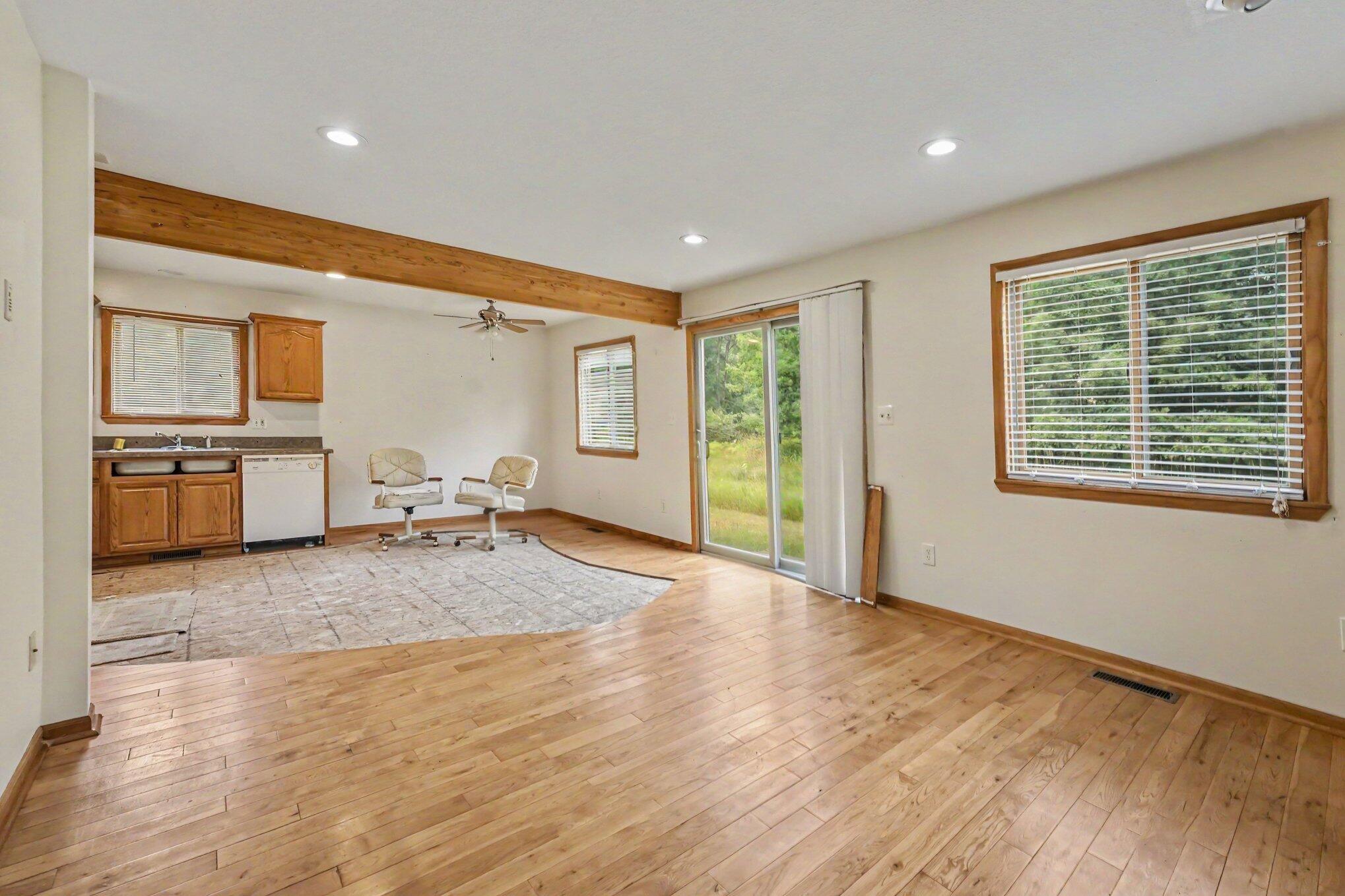 8885 Edgewater Drive