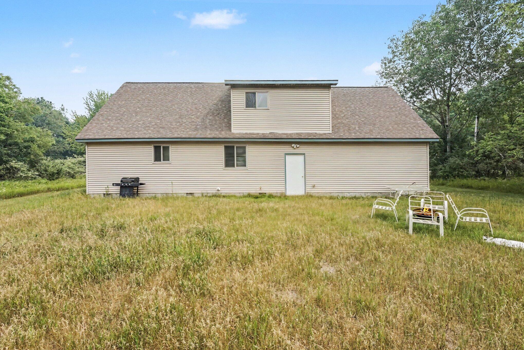 8885 Edgewater Drive