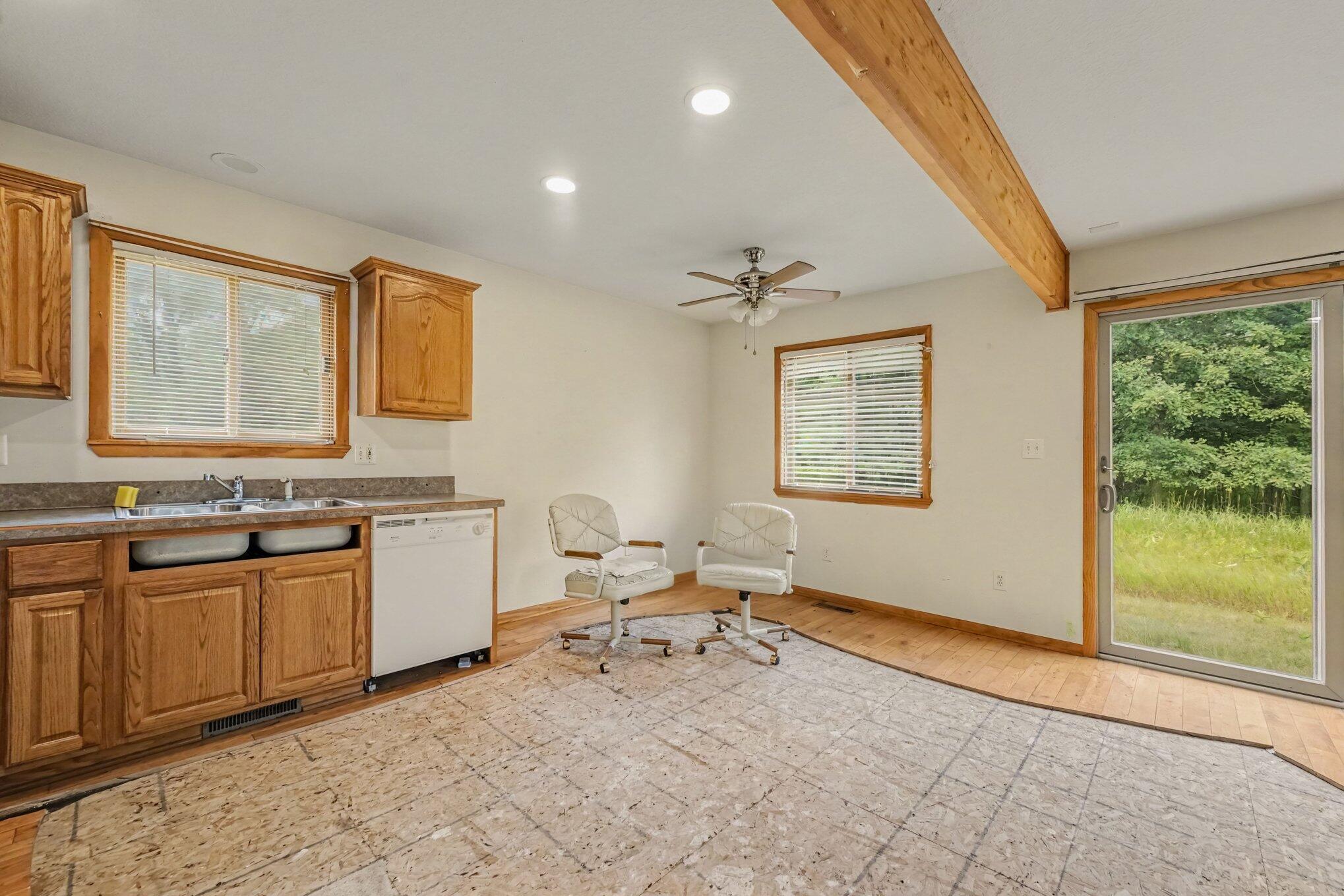 8885 Edgewater Drive