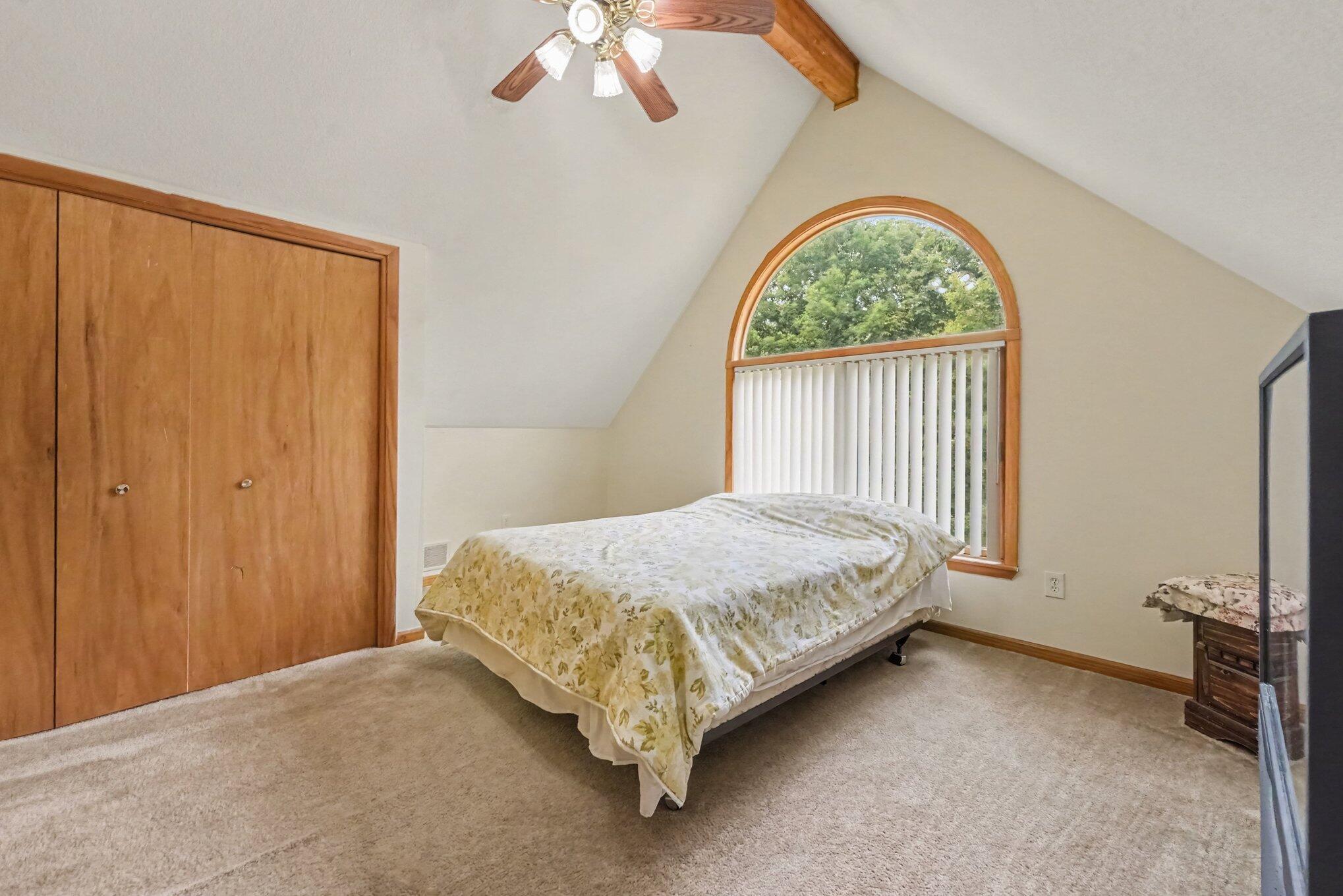 8885 Edgewater Drive