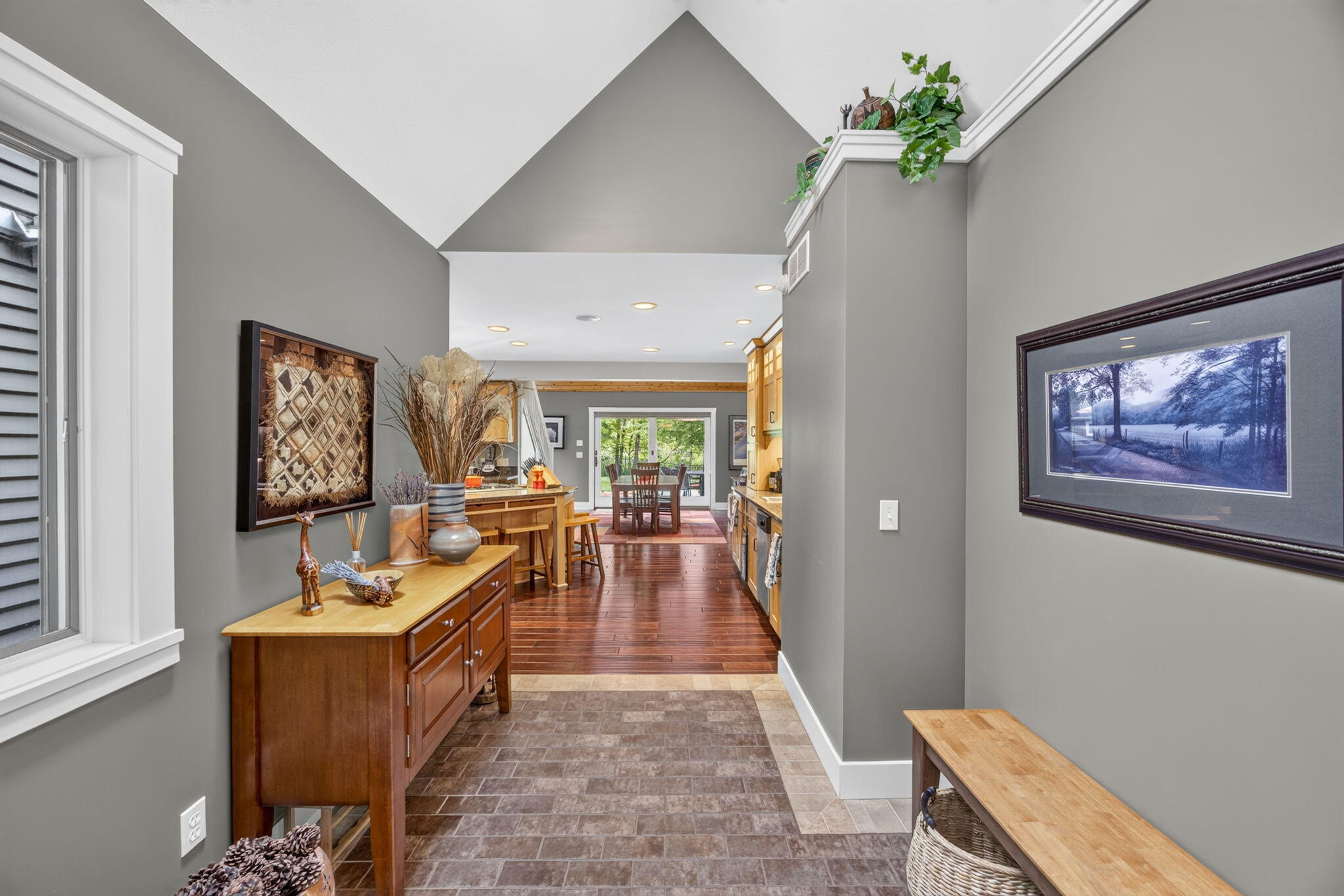 9443 Clubhouse Drive W