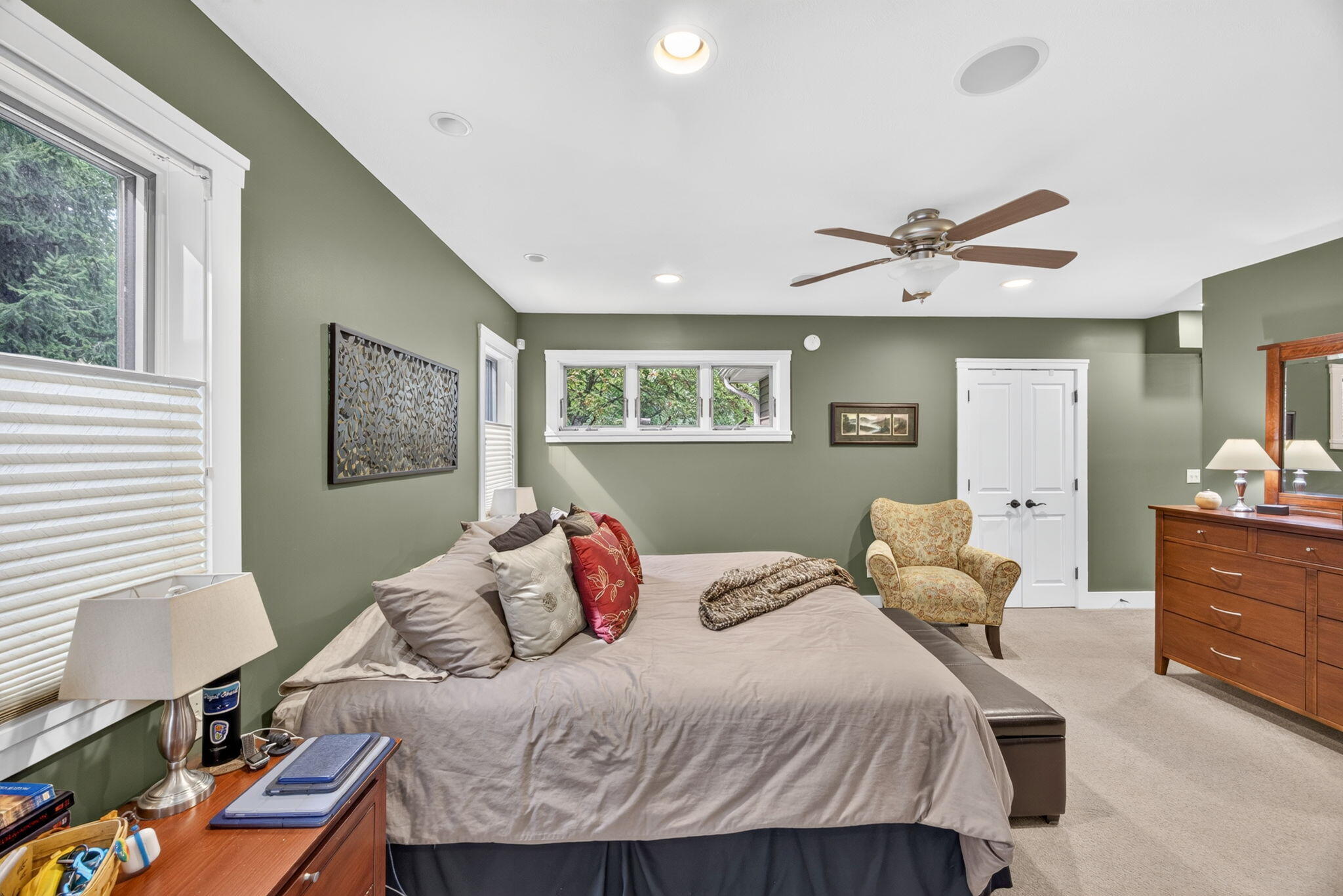 9443 Clubhouse Drive W