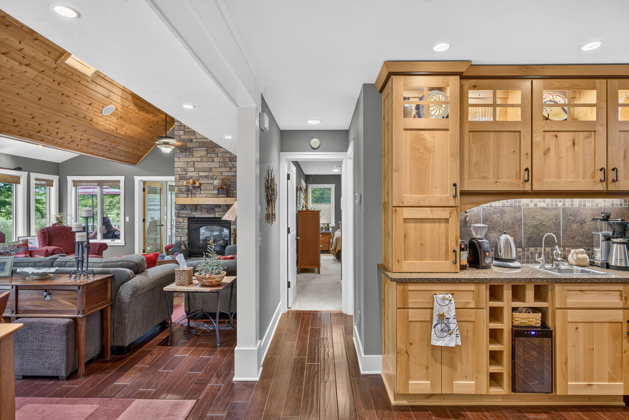 9443 Clubhouse Drive W