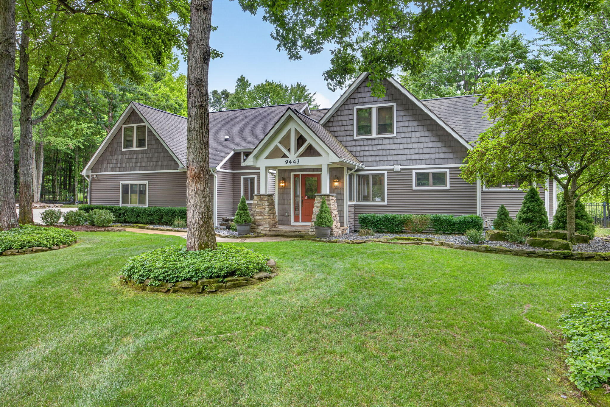 9443 Clubhouse Drive W