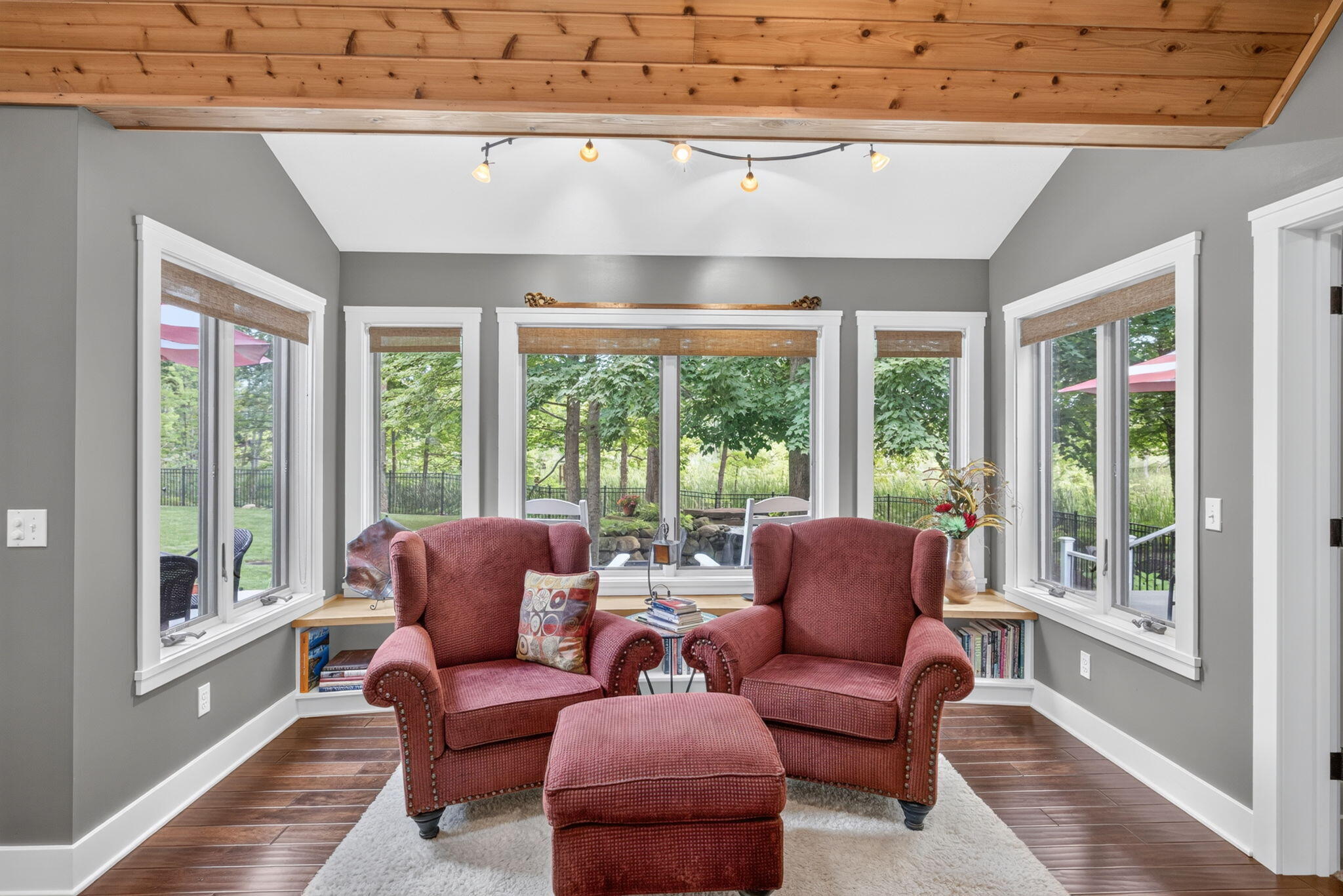9443 Clubhouse Drive W