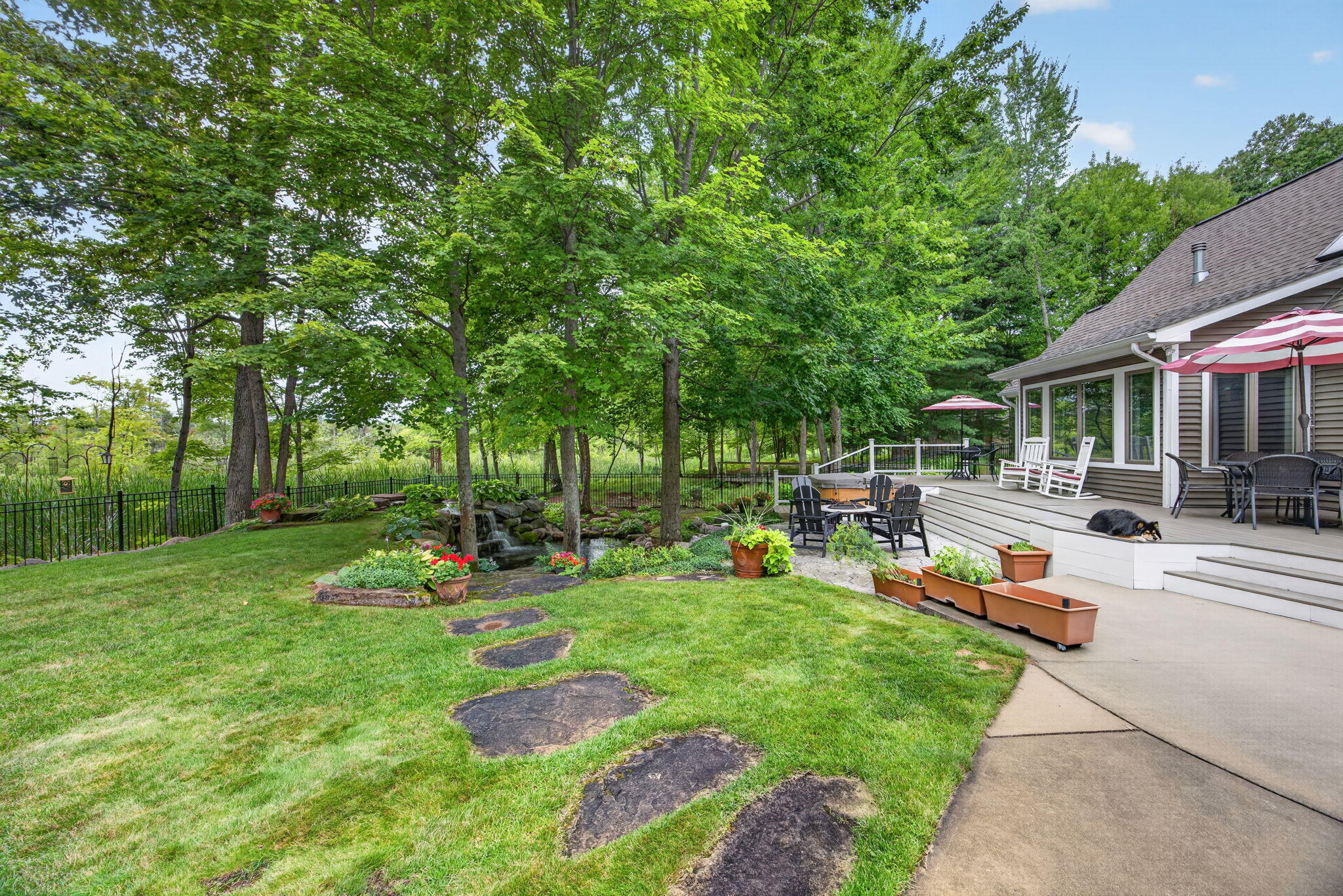 9443 Clubhouse Drive W