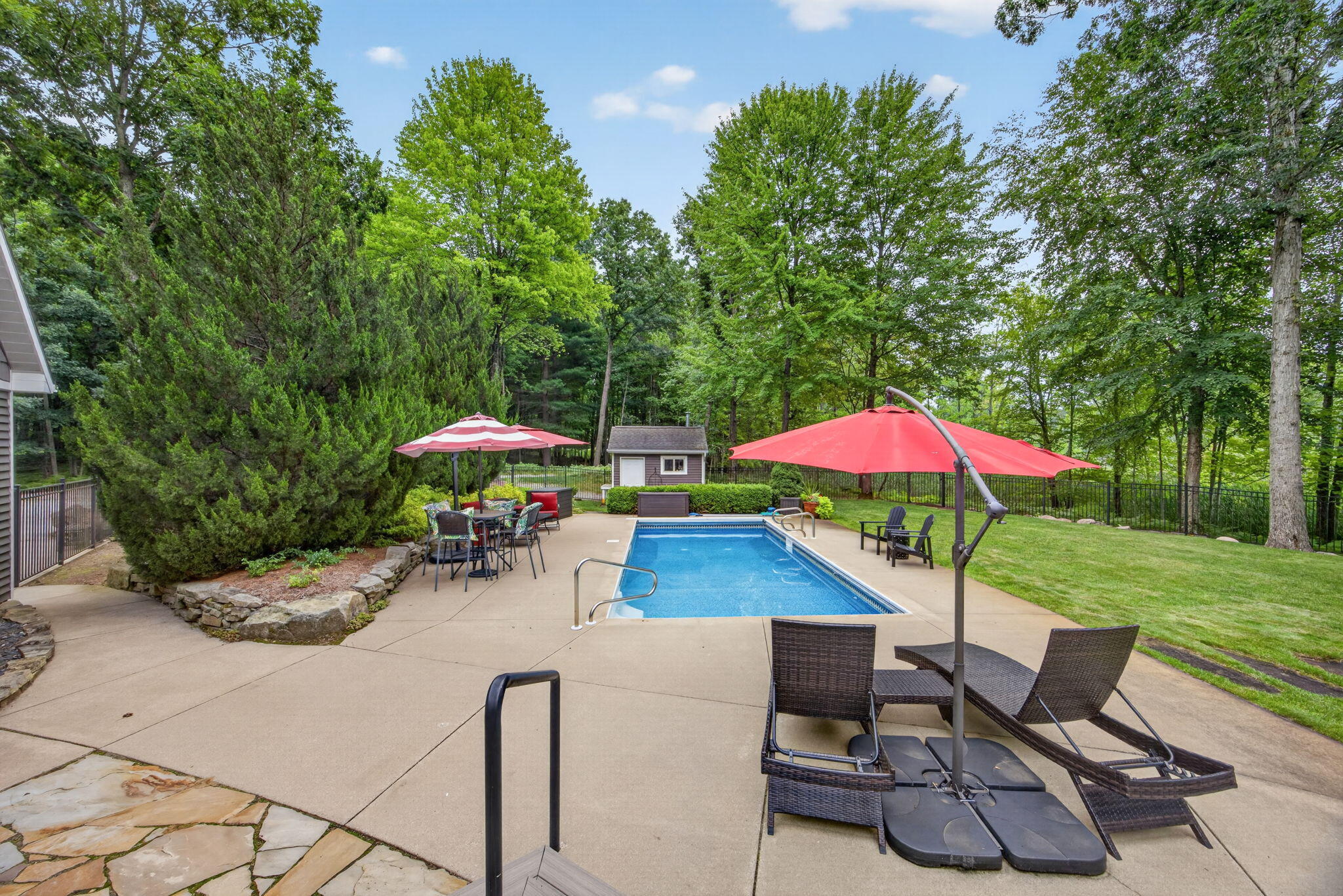 9443 Clubhouse Drive W
