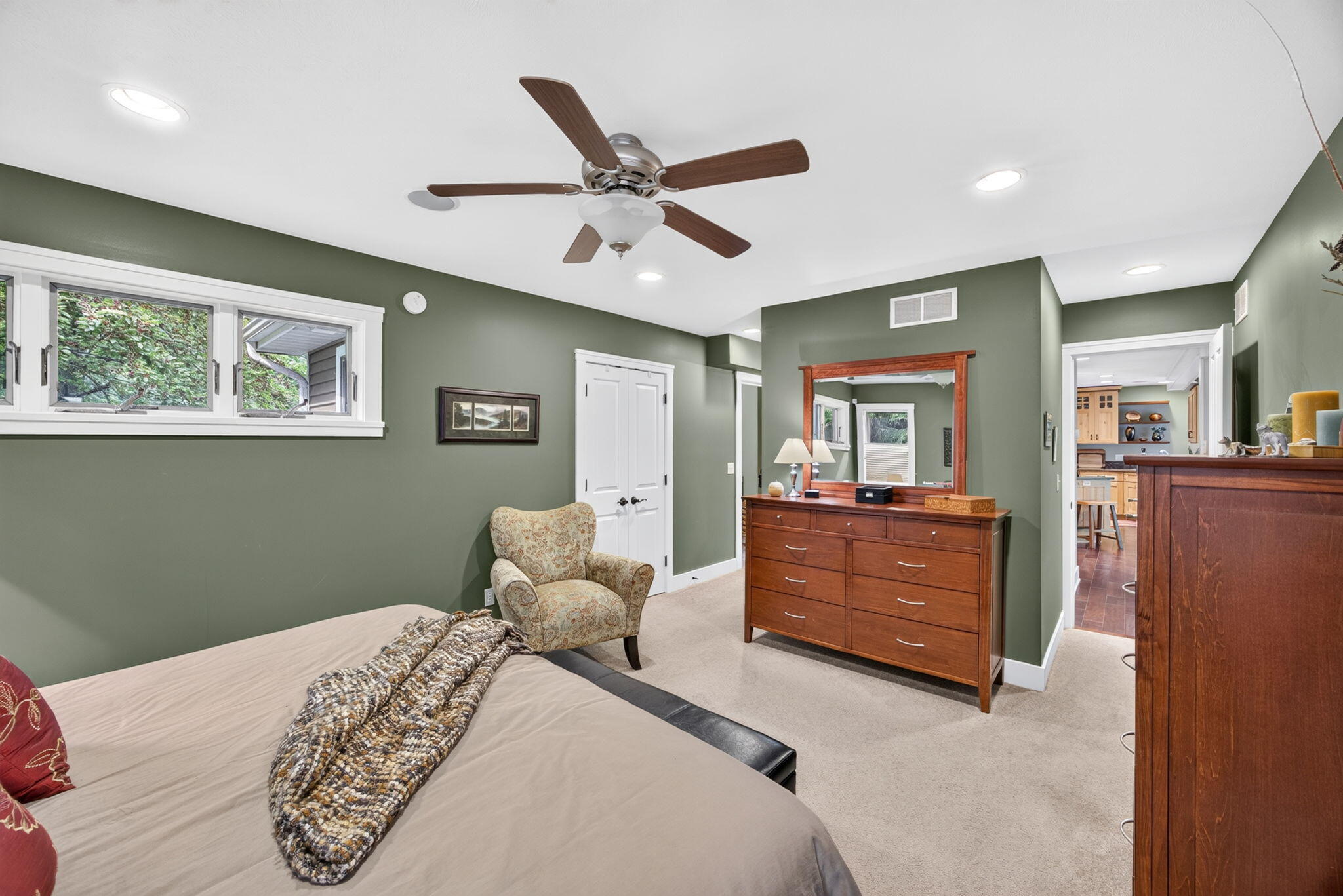 9443 Clubhouse Drive W