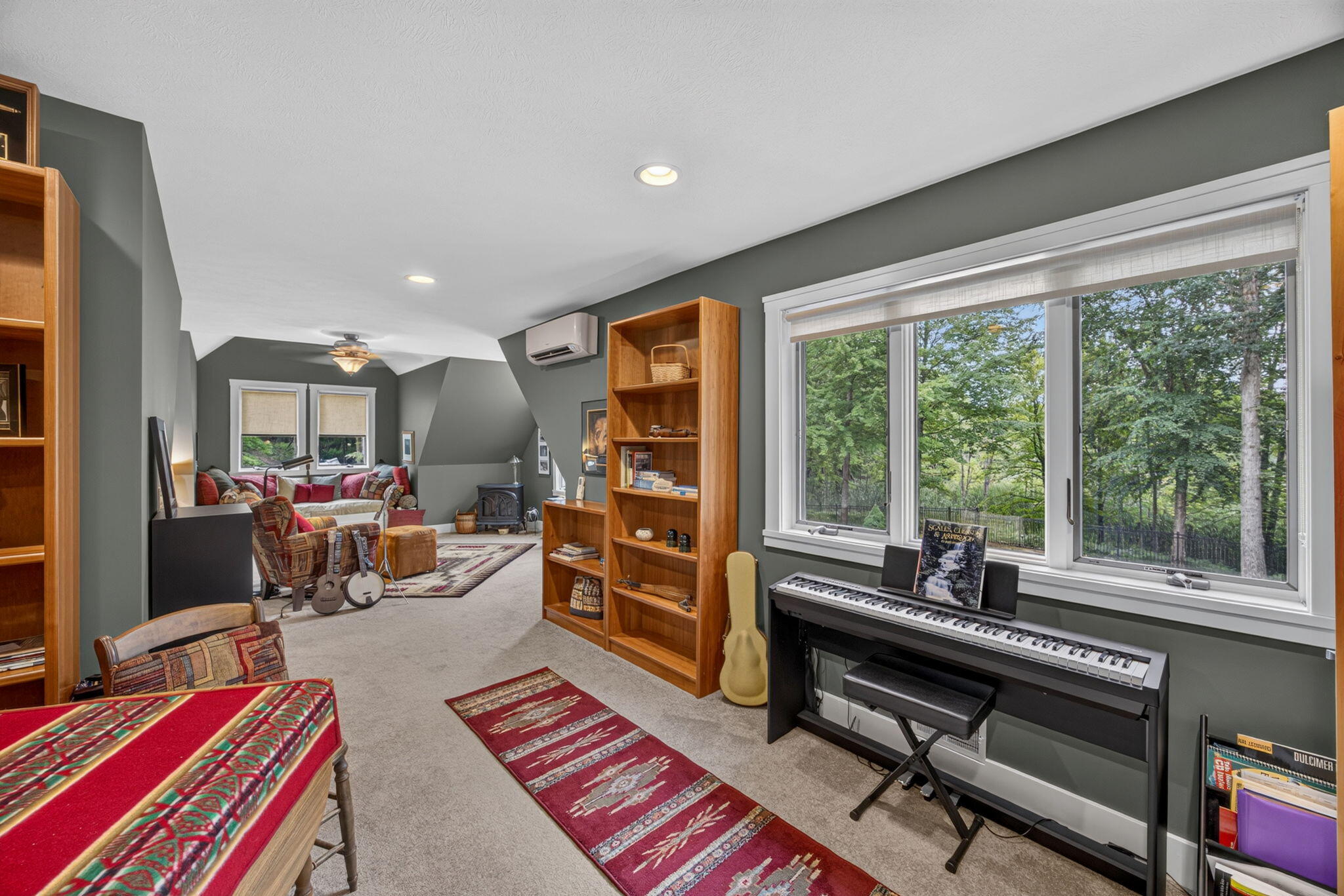 9443 Clubhouse Drive W