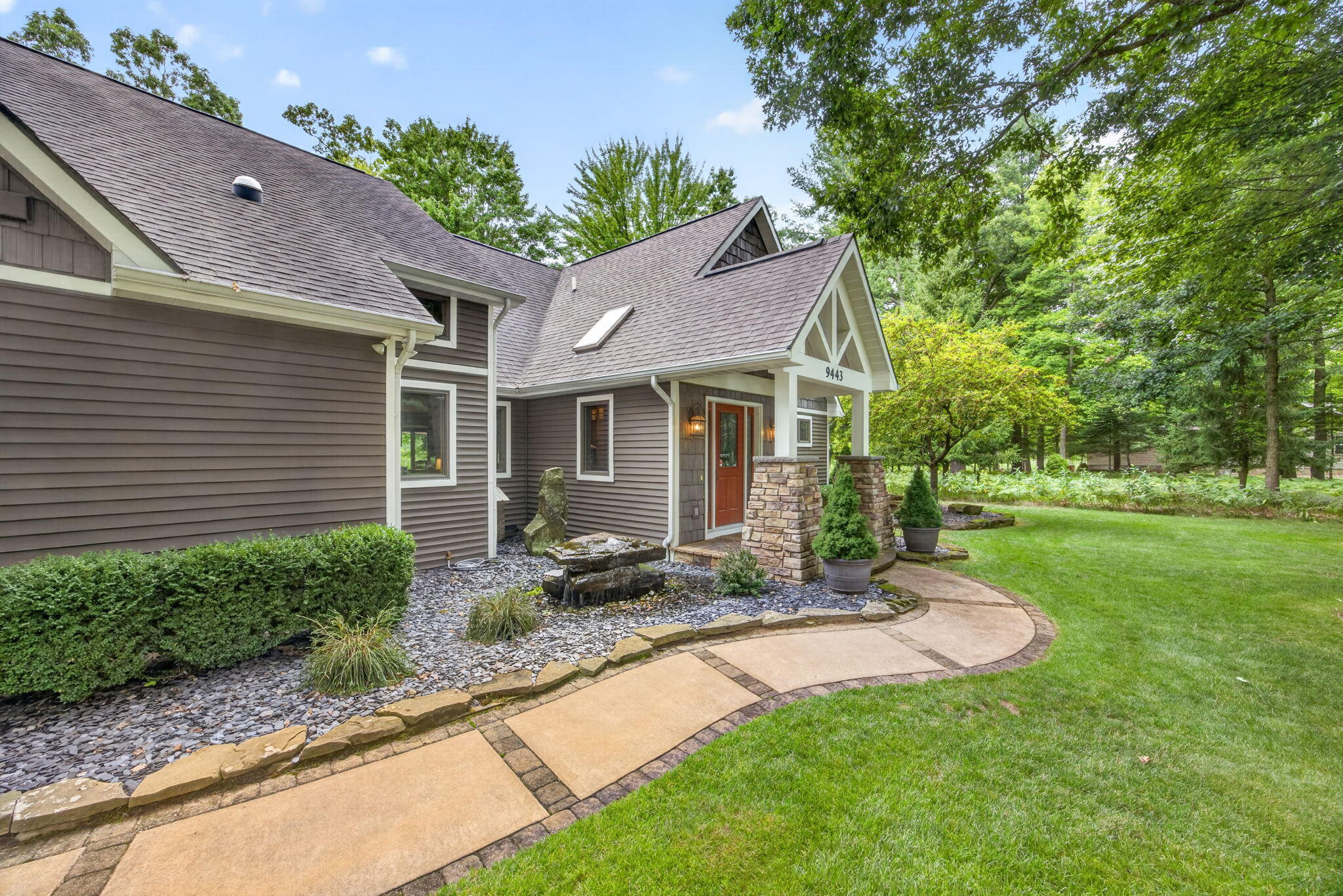 9443 Clubhouse Drive W