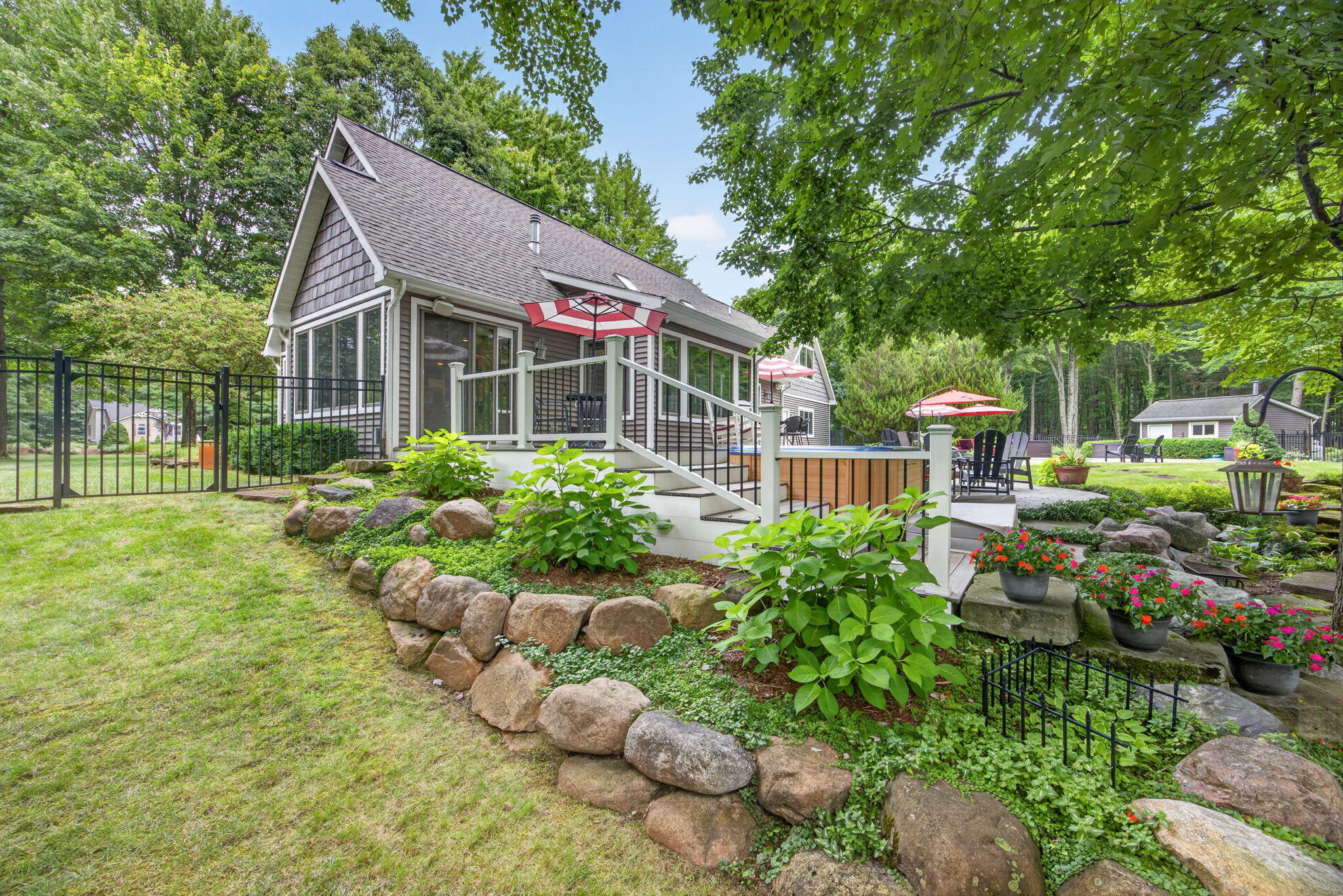 9443 Clubhouse Drive W