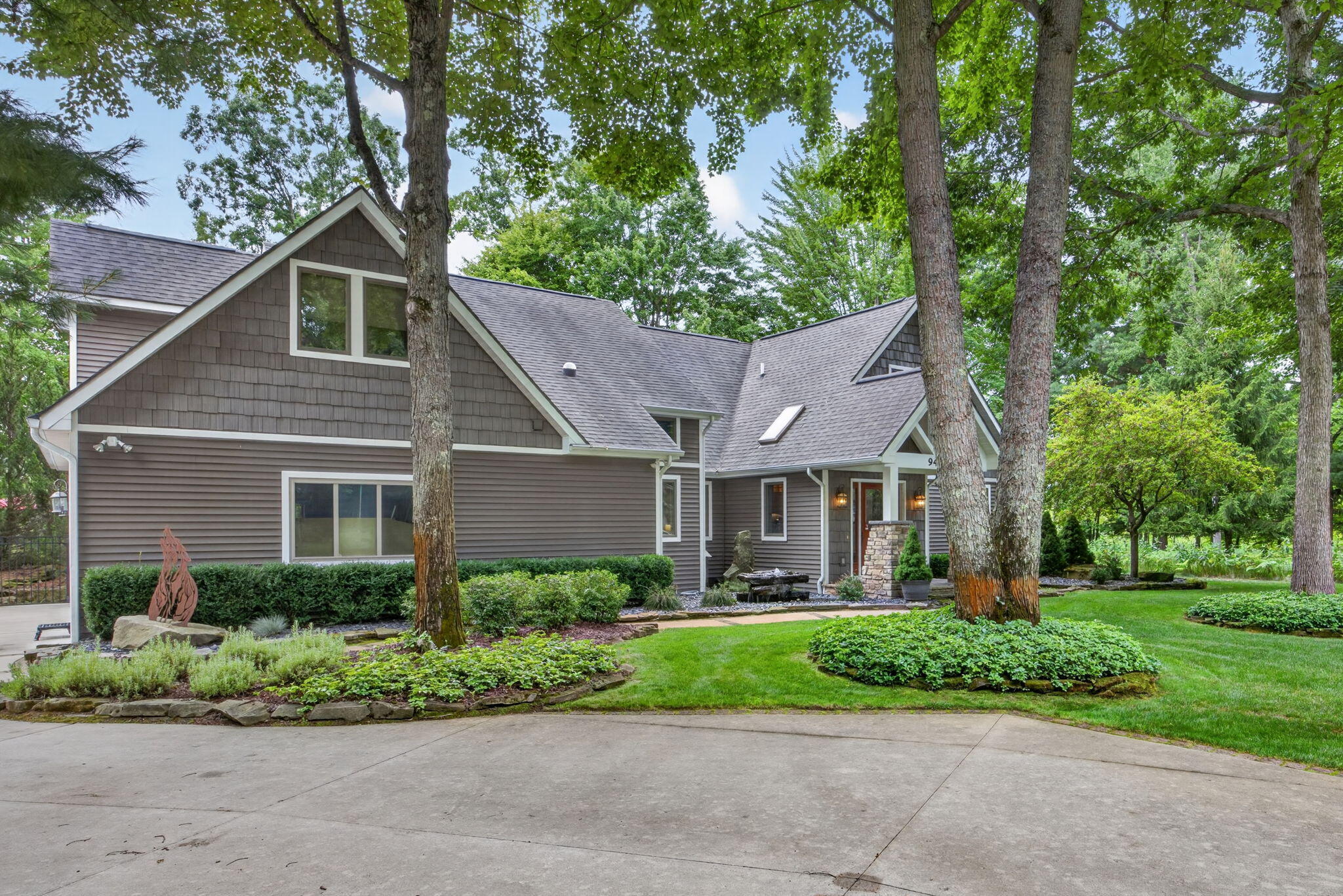 9443 Clubhouse Drive W