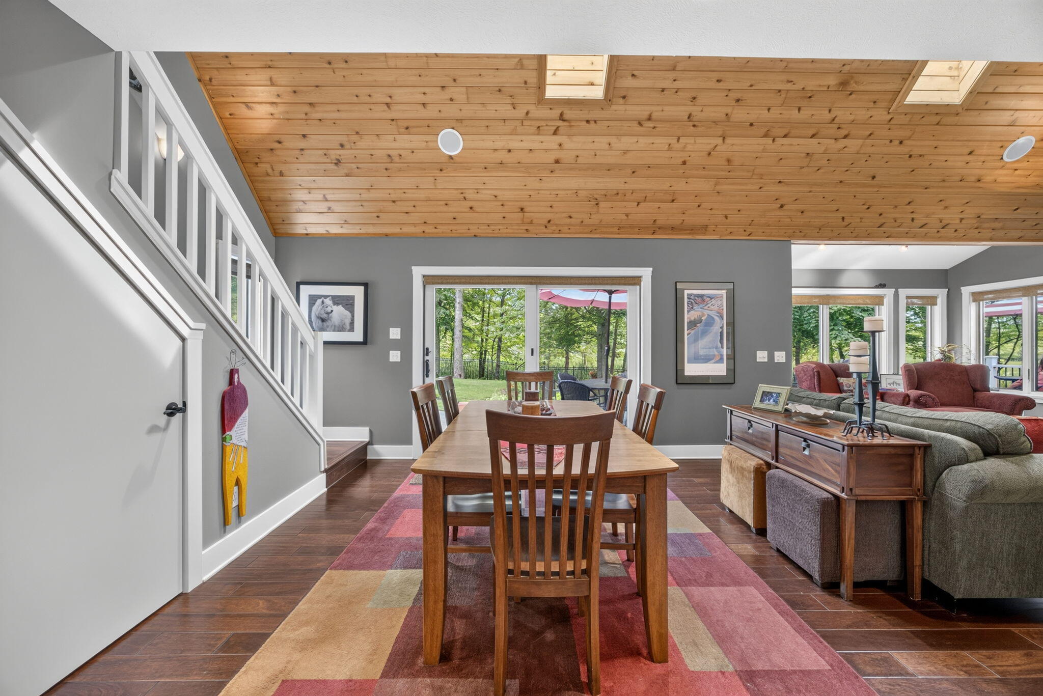 9443 Clubhouse Drive W