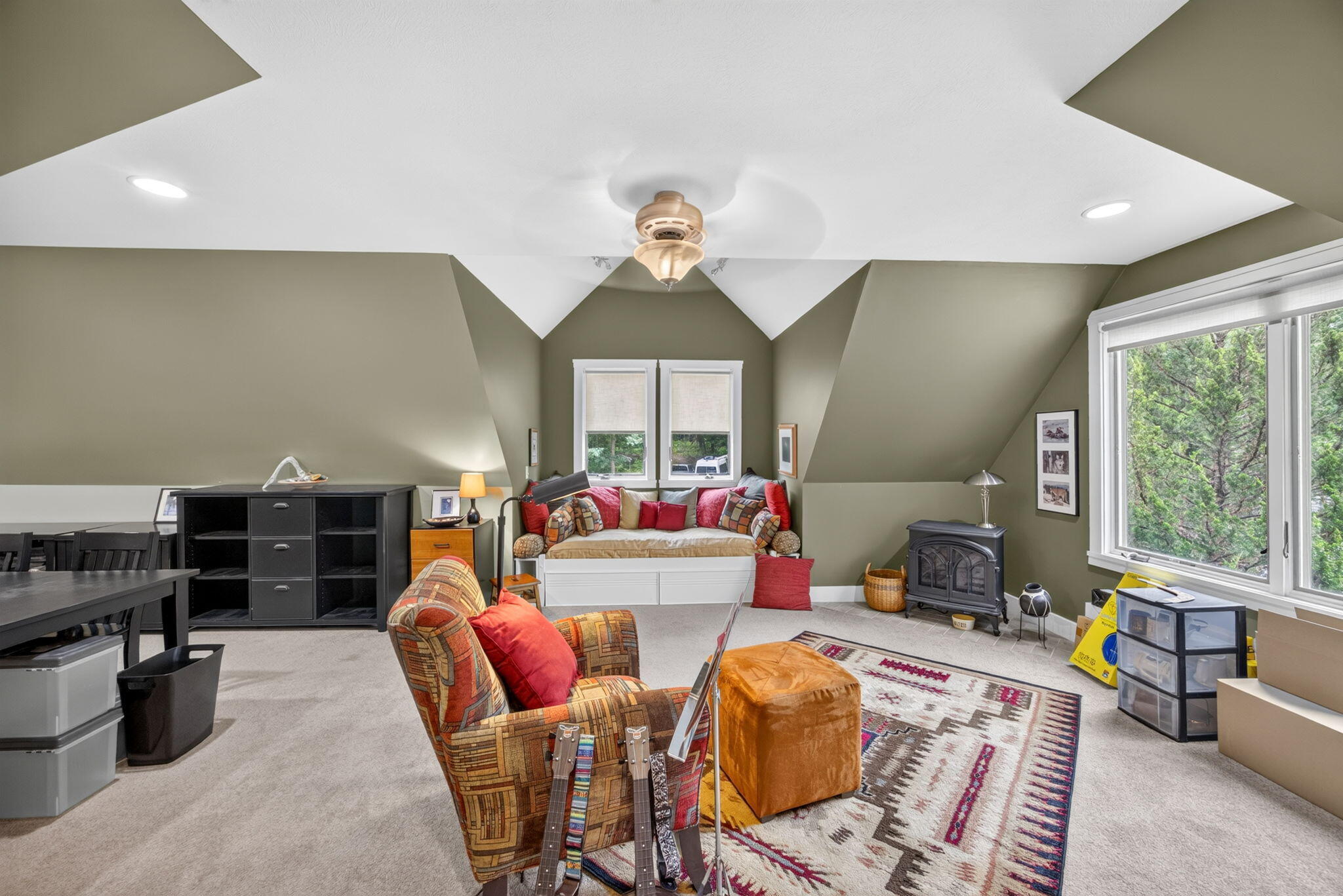 9443 Clubhouse Drive W