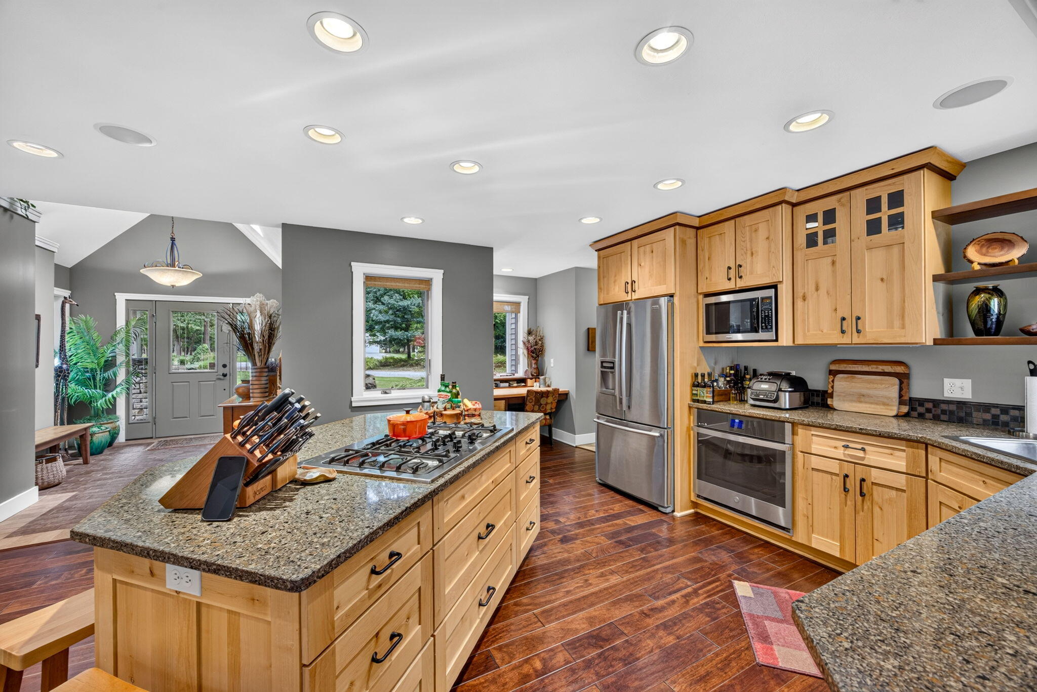 9443 Clubhouse Drive W