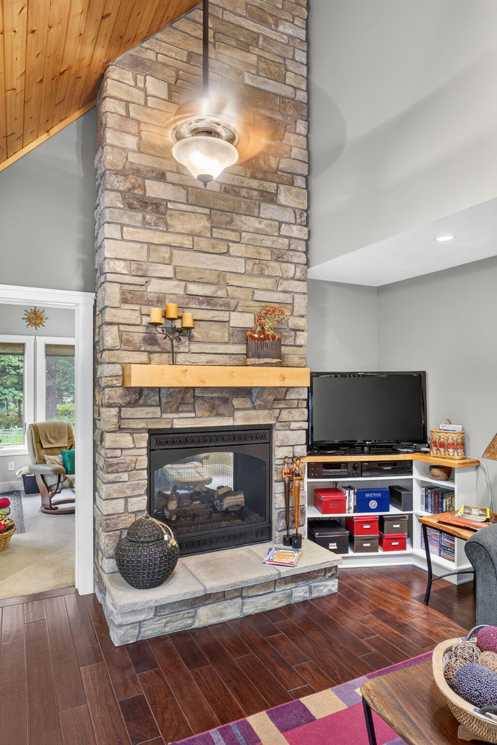 9443 Clubhouse Drive W
