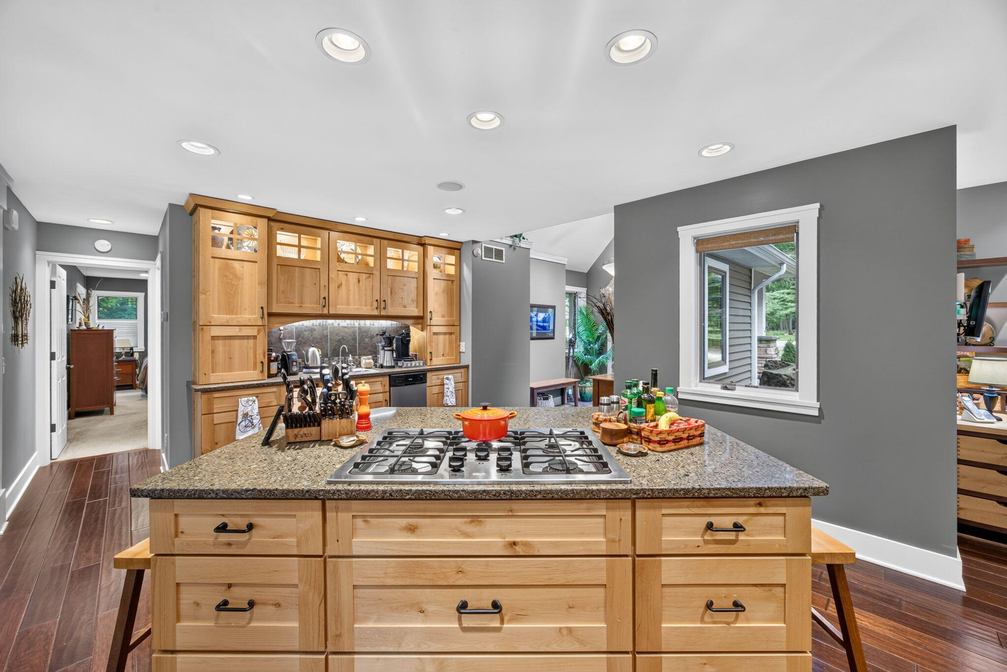 9443 Clubhouse Drive W