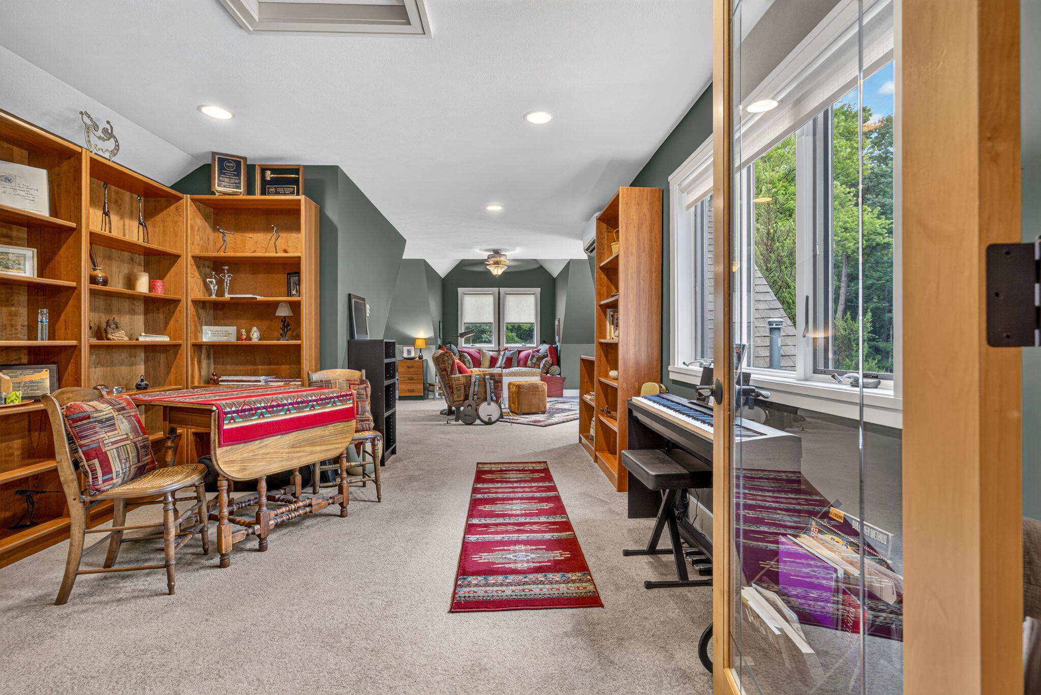 9443 Clubhouse Drive W