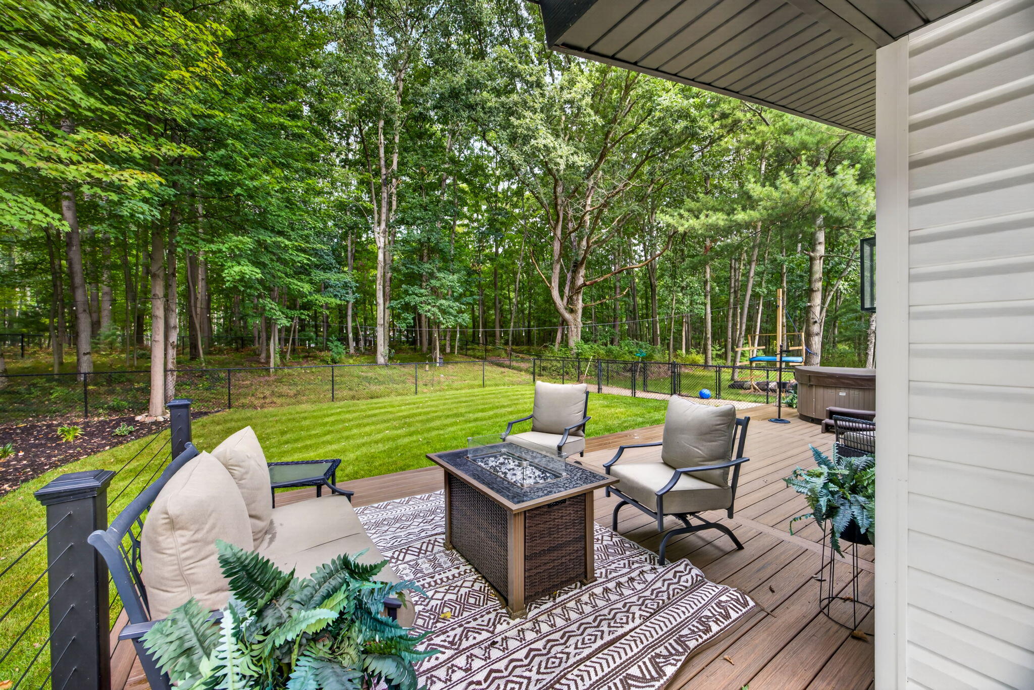 8433 Montreal Lane