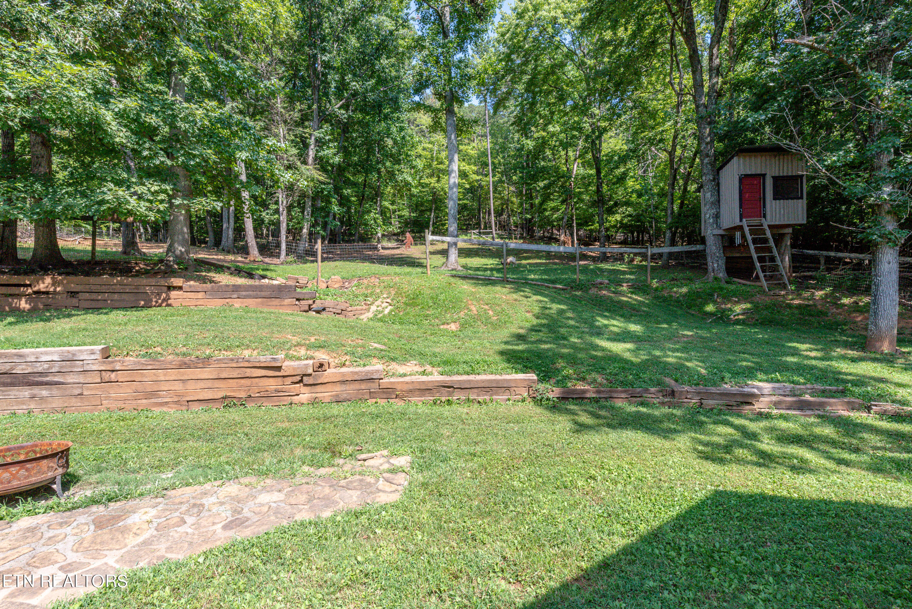 2027 Rhea Rd
