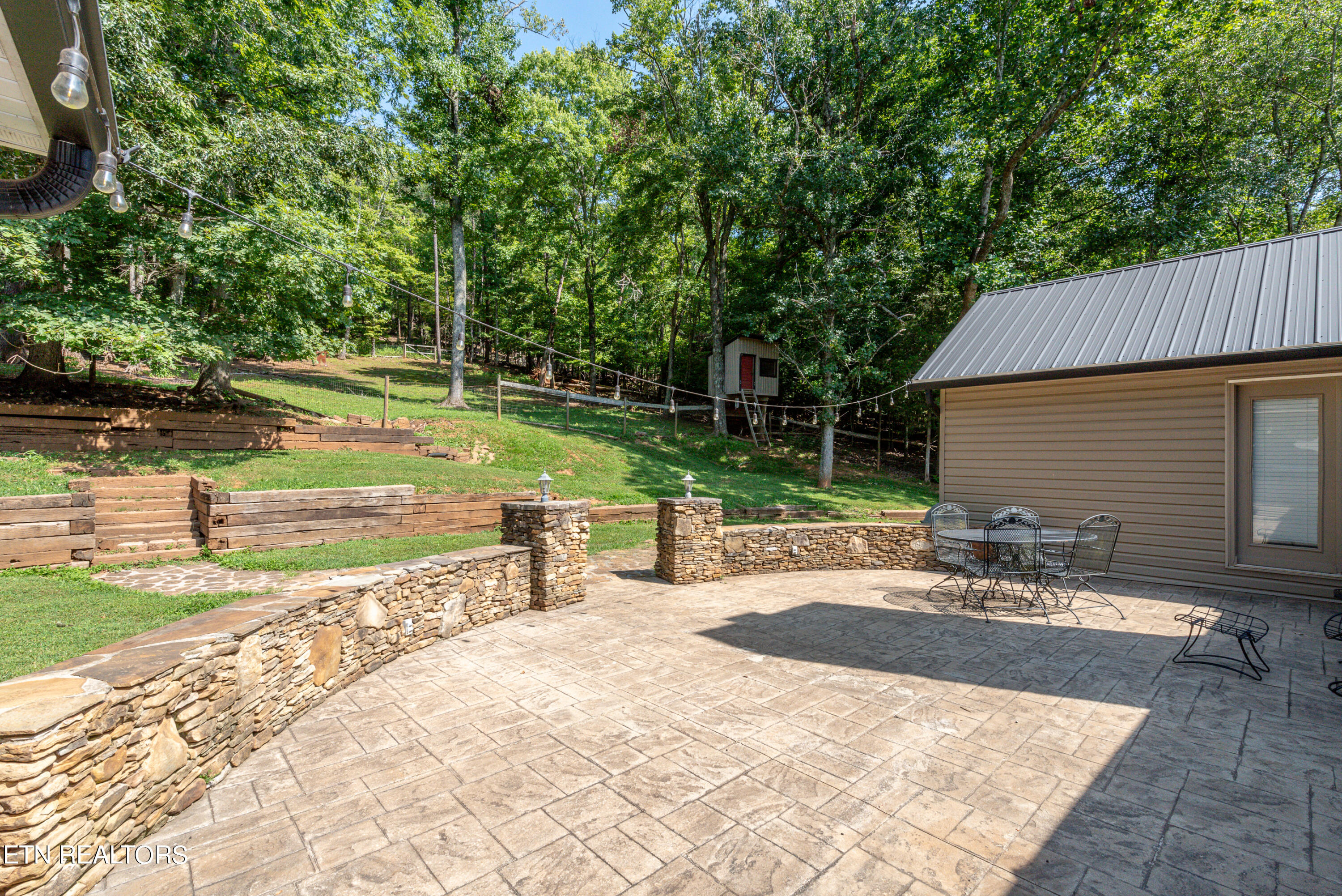 2027 Rhea Rd
