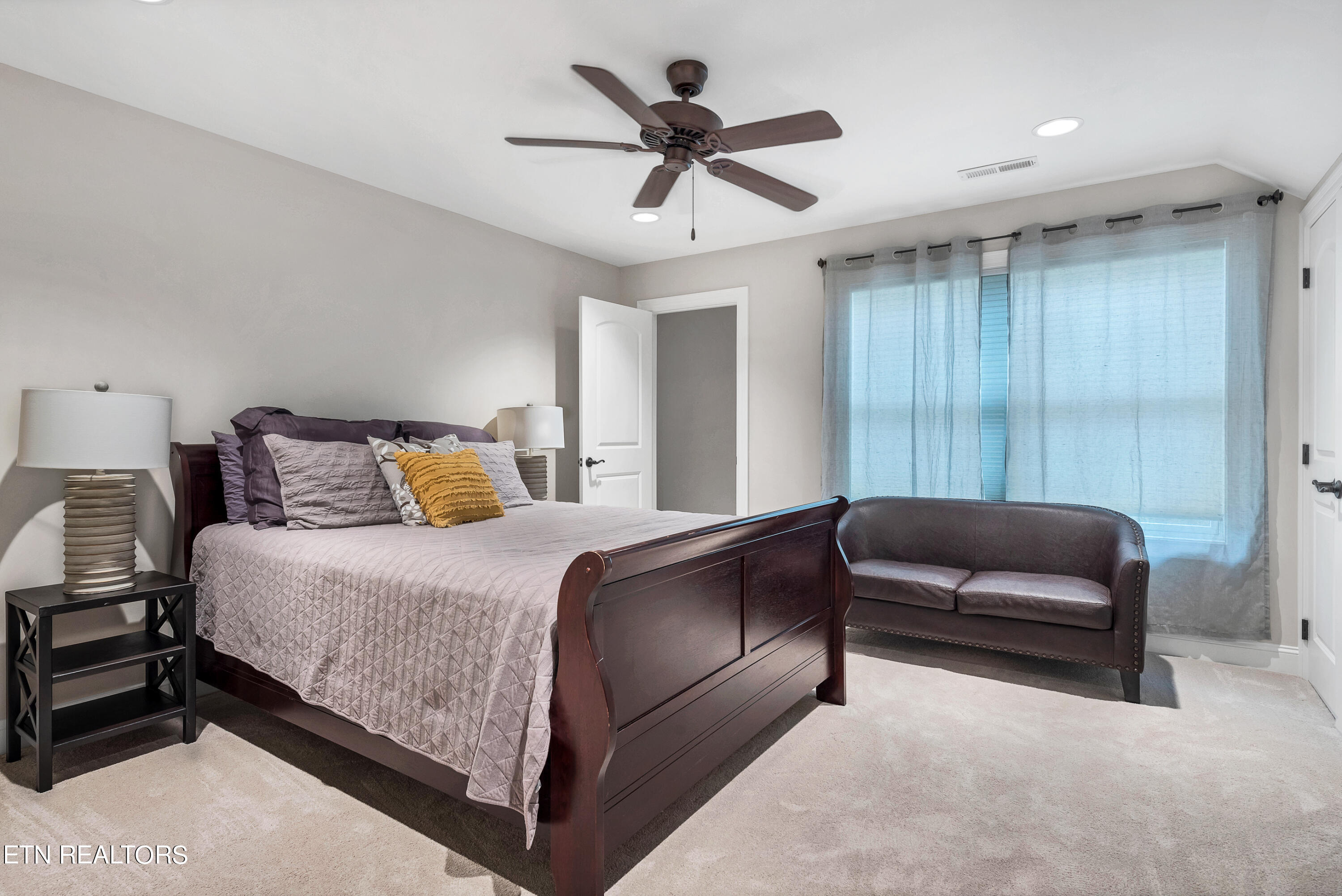 1127 N Heritage Drive