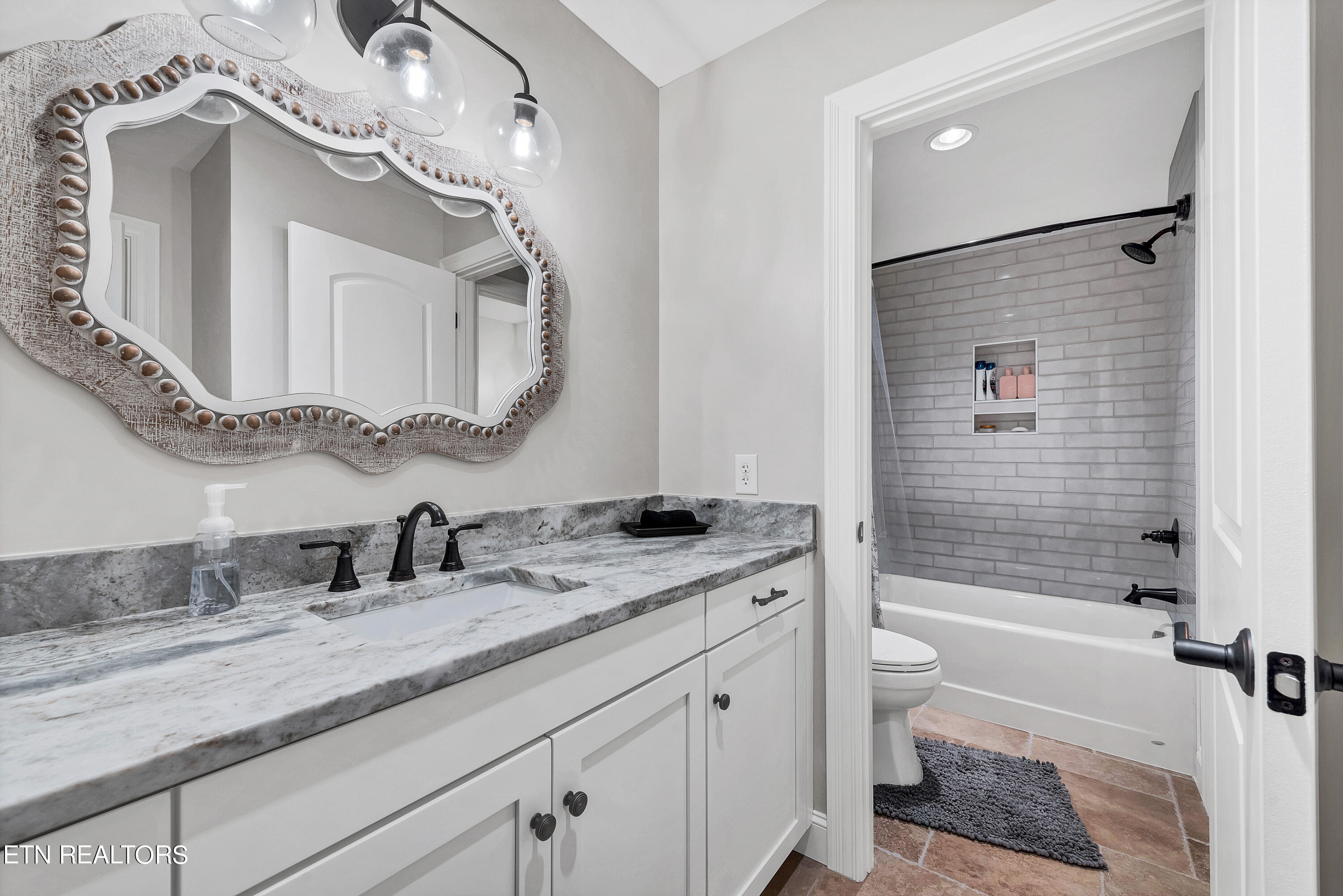 1127 N Heritage Drive